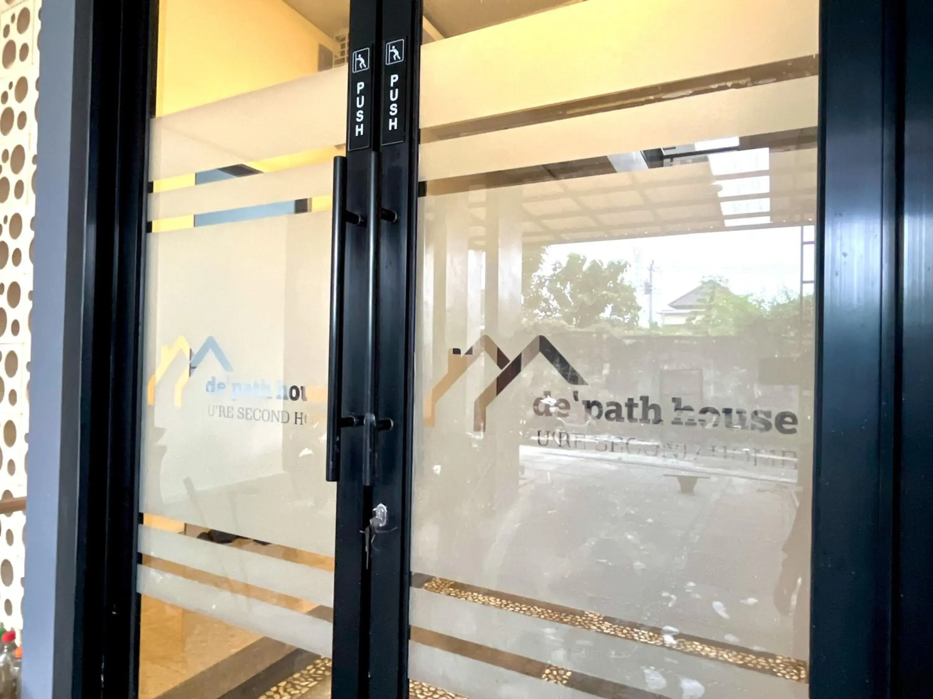 Facade/entrance in Urbanview De Path House Syariah Boyolali Facade/entrance in Urbanview De Path House Syariah Boyolali