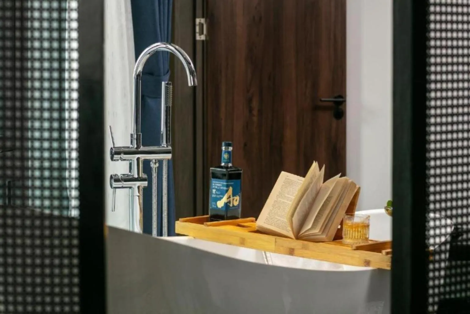 Bath in Hanoi Le Chateau Hotel & Spa