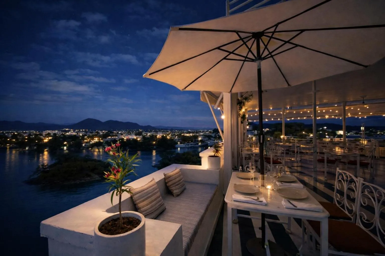 Property building in Grandrosse Boutique - Pichola Lake Facing Hotel