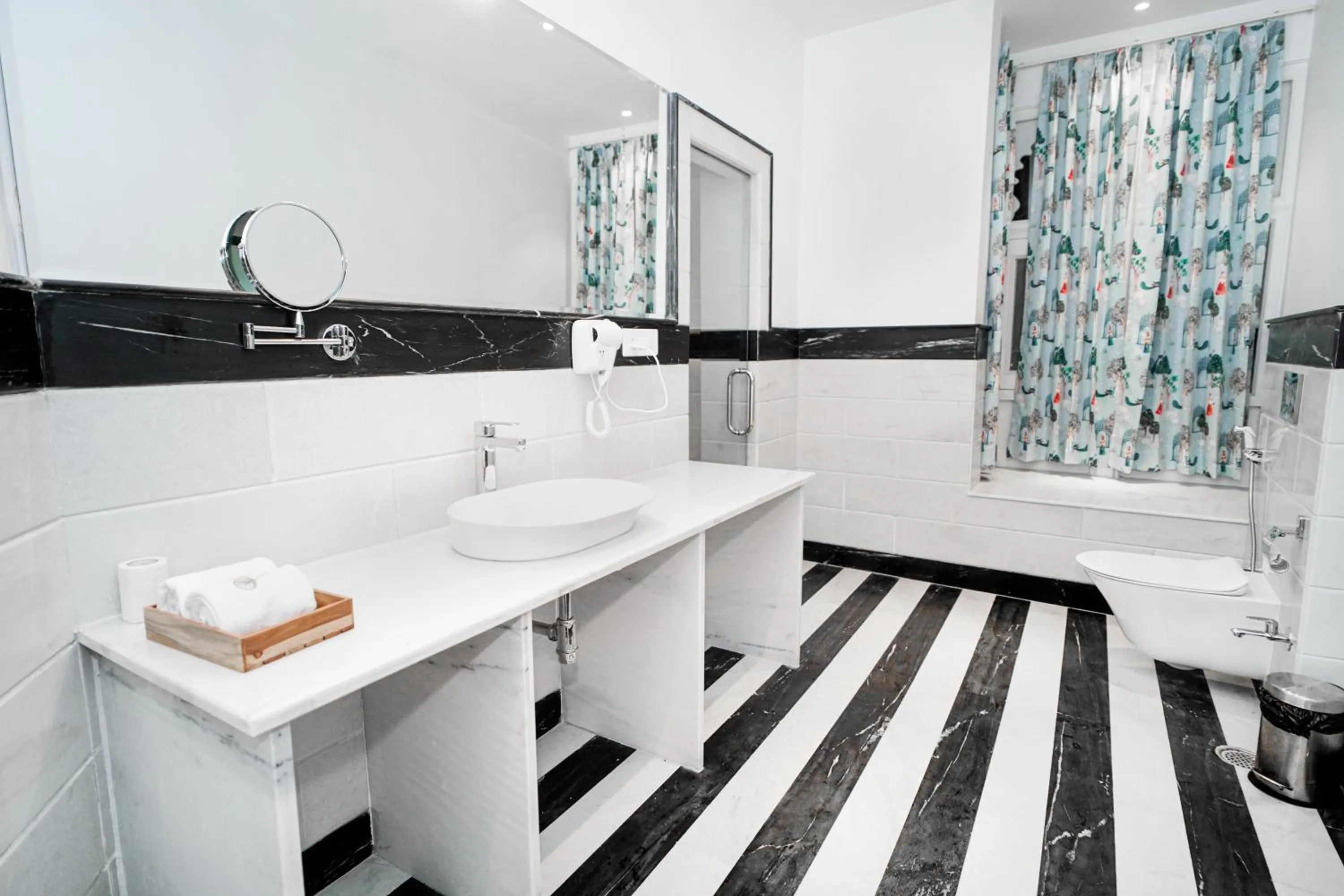 Shower in Grandrosse Boutique - Pichola Lake Facing Hotel