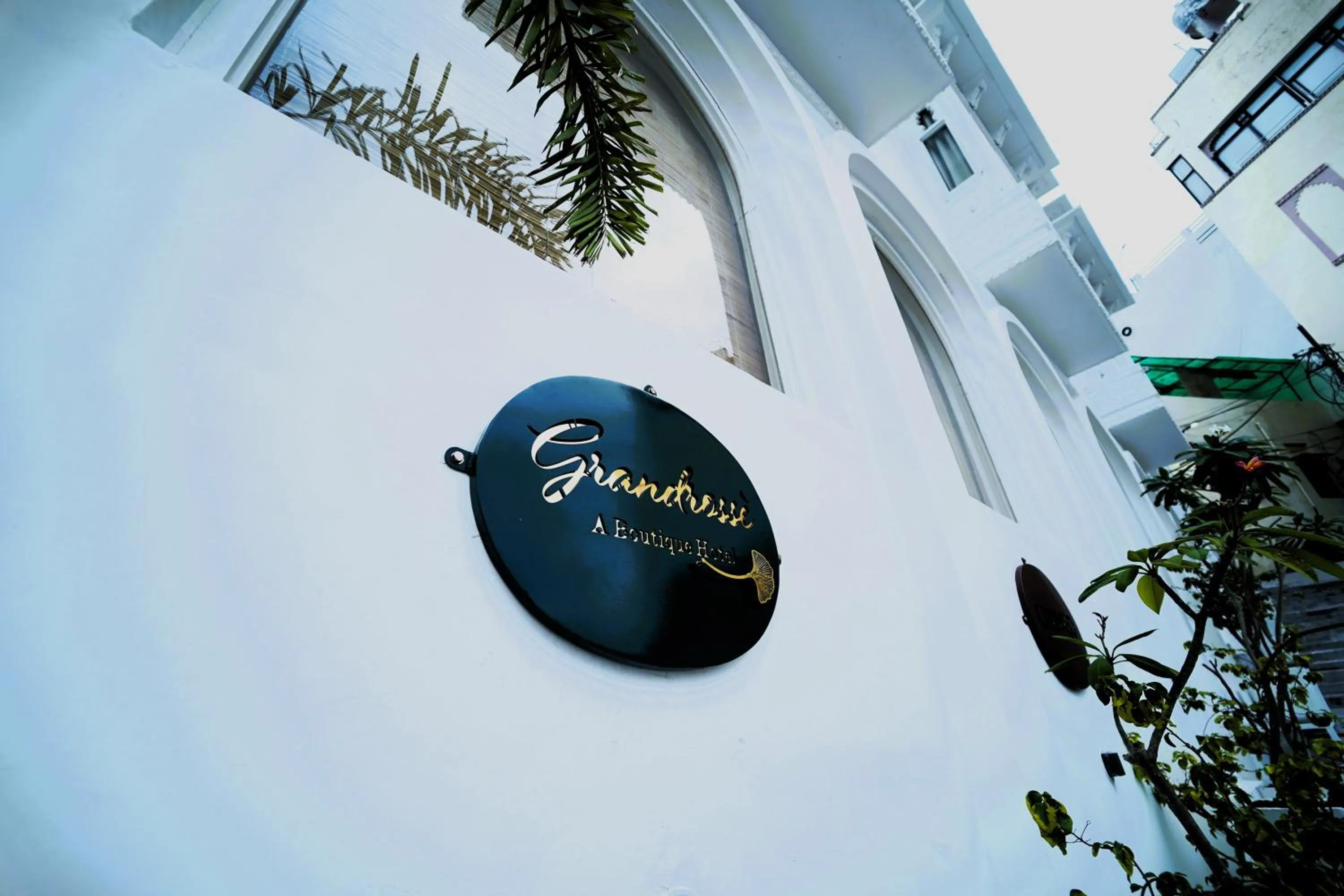 Restaurant/places to eat in Grandrosse Boutique - Pichola Lake Facing Hotel