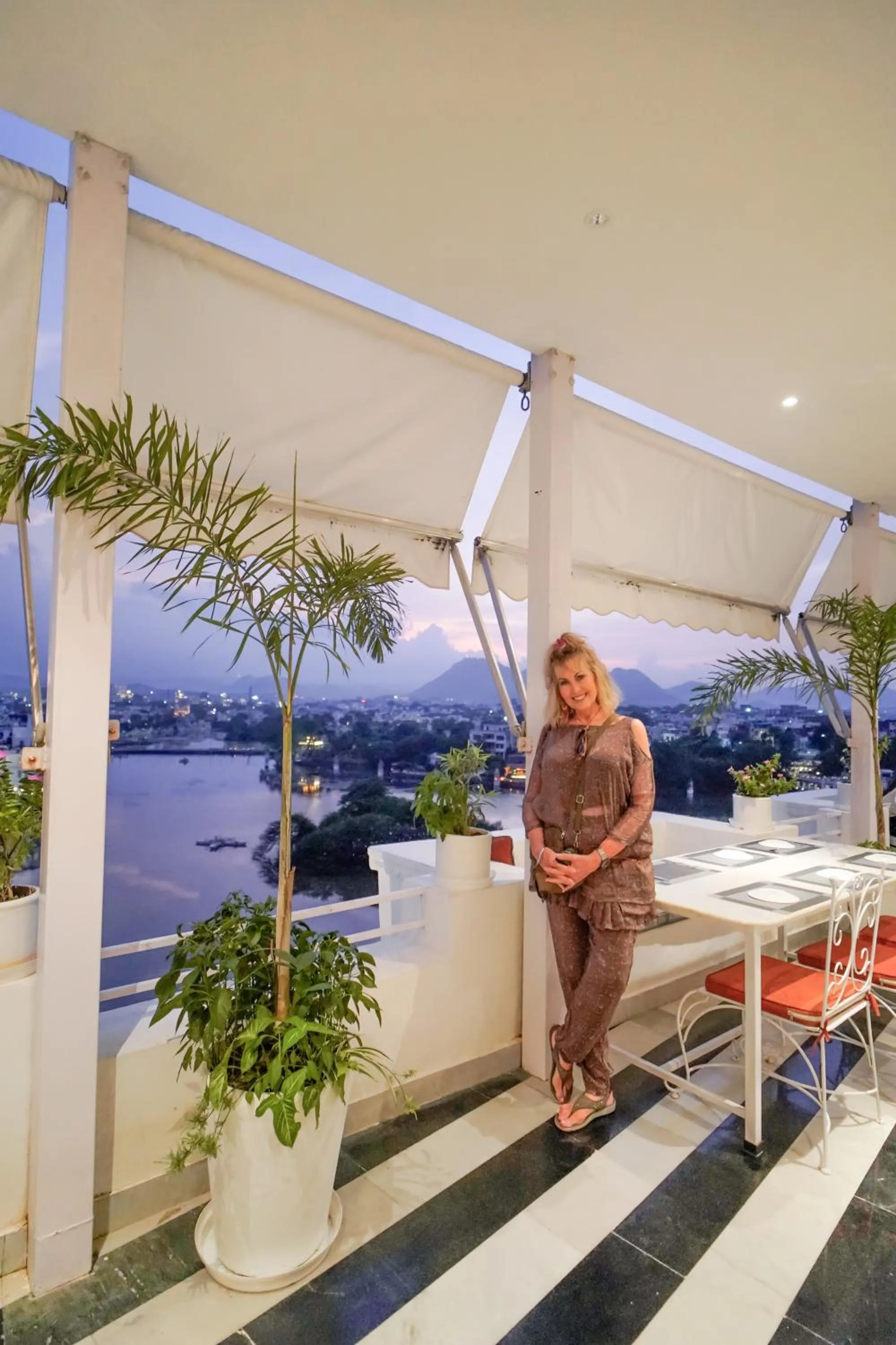 Restaurant/places to eat in Grandrosse Boutique - Pichola Lake Facing Hotel