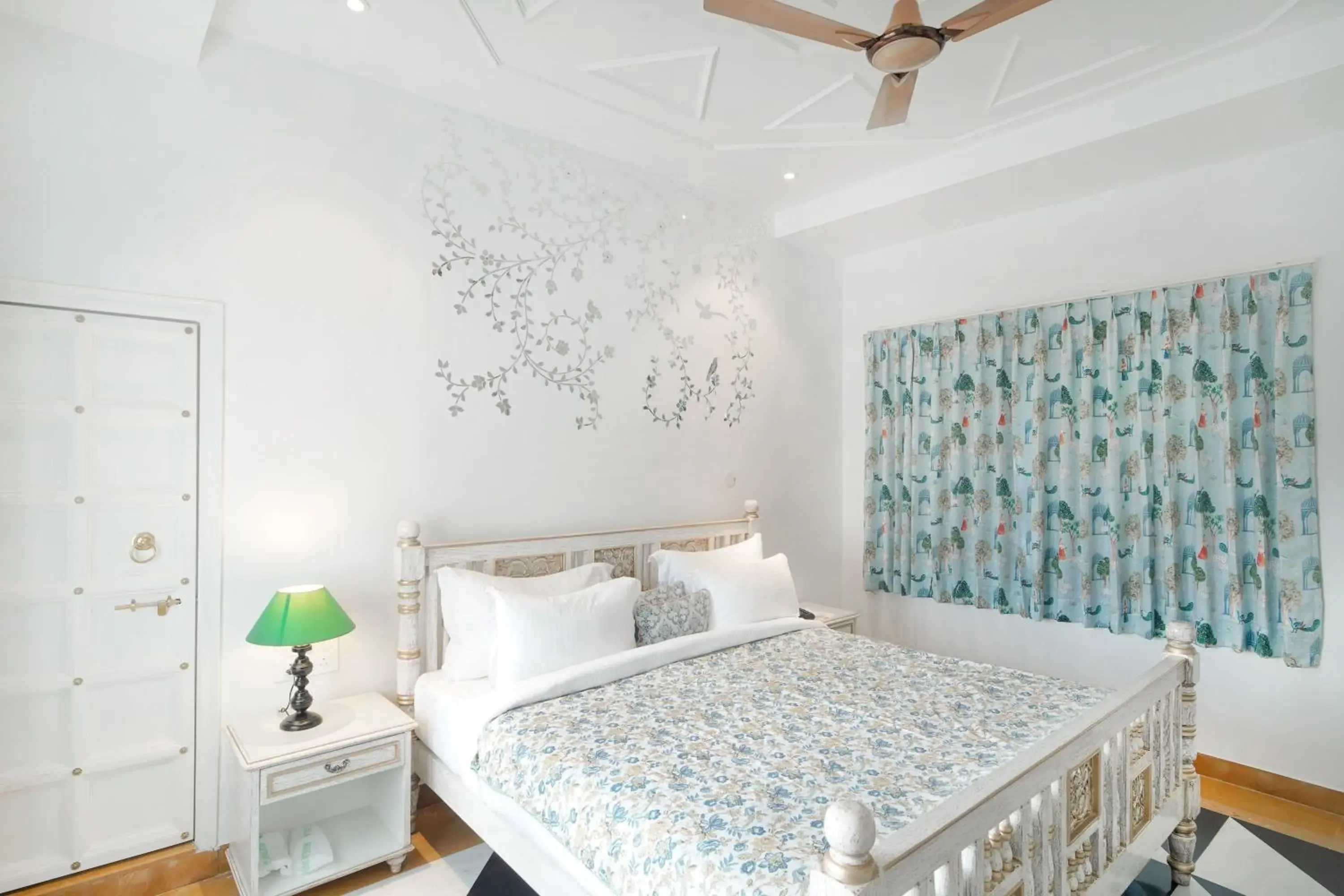 Lake view in Grandrosse Boutique - Pichola Lake Facing Hotel Lake view in Grandrosse Boutique - Pichola Lake Facing Hotel