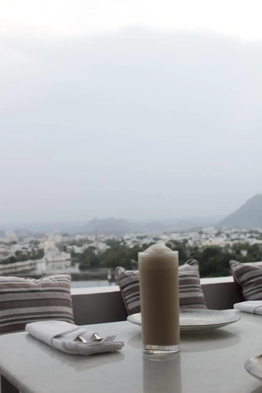 Restaurant/places to eat in Grandrosse Boutique - Pichola Lake Facing Hotel