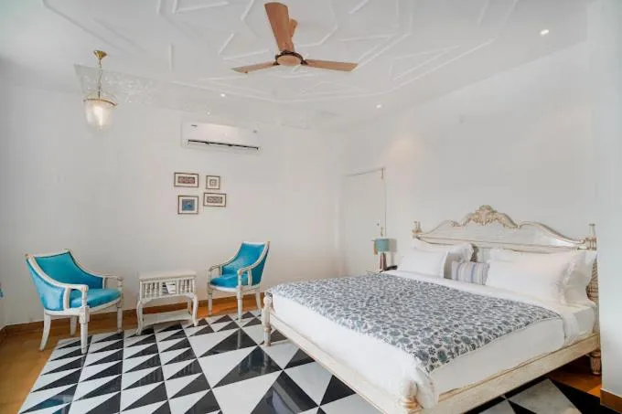 Bedroom, Bed in Grandrosse Boutique - Pichola Lake Facing Hotel