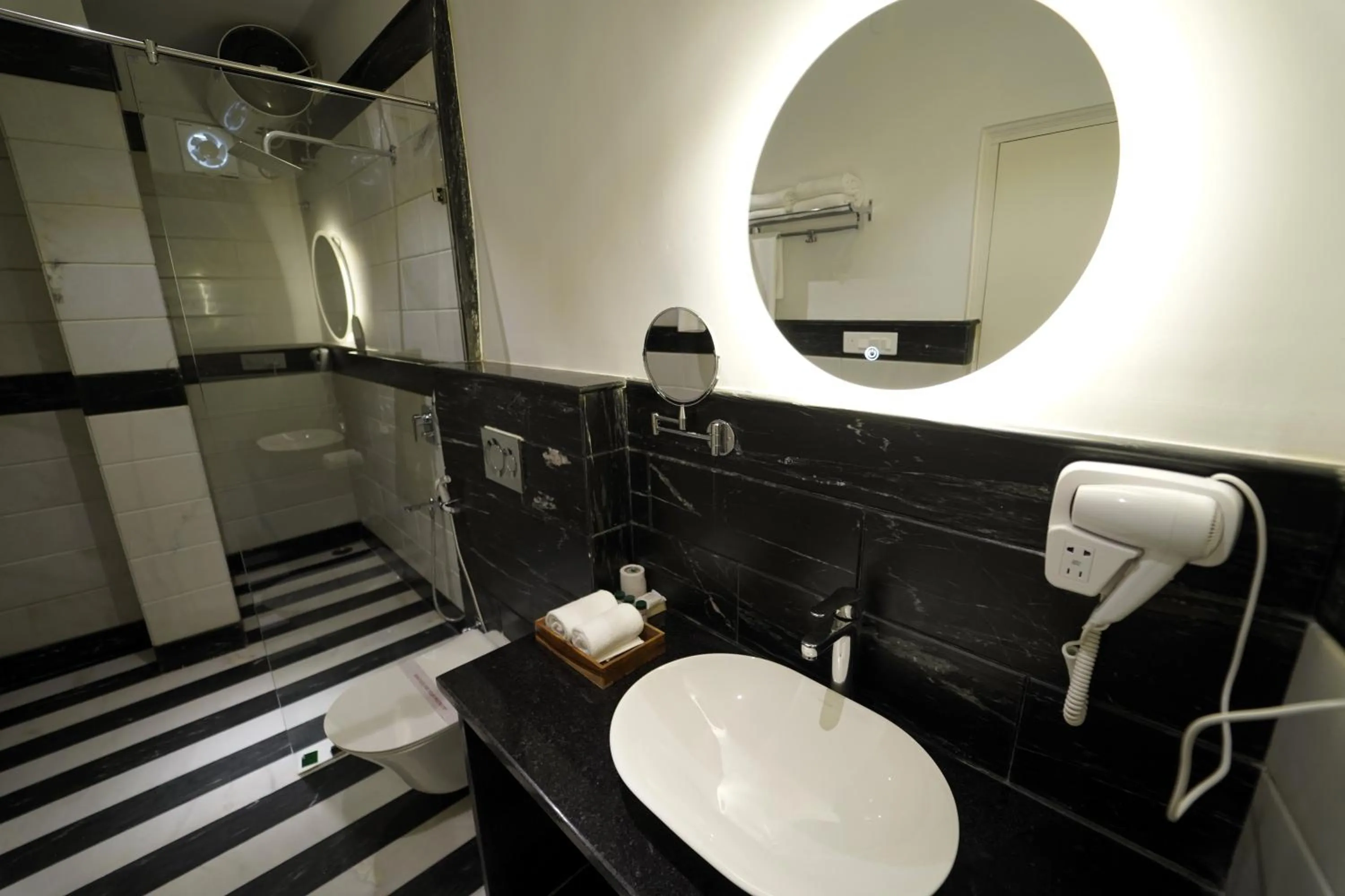 Toilet in Grandrosse Boutique - Pichola Lake Facing Hotel