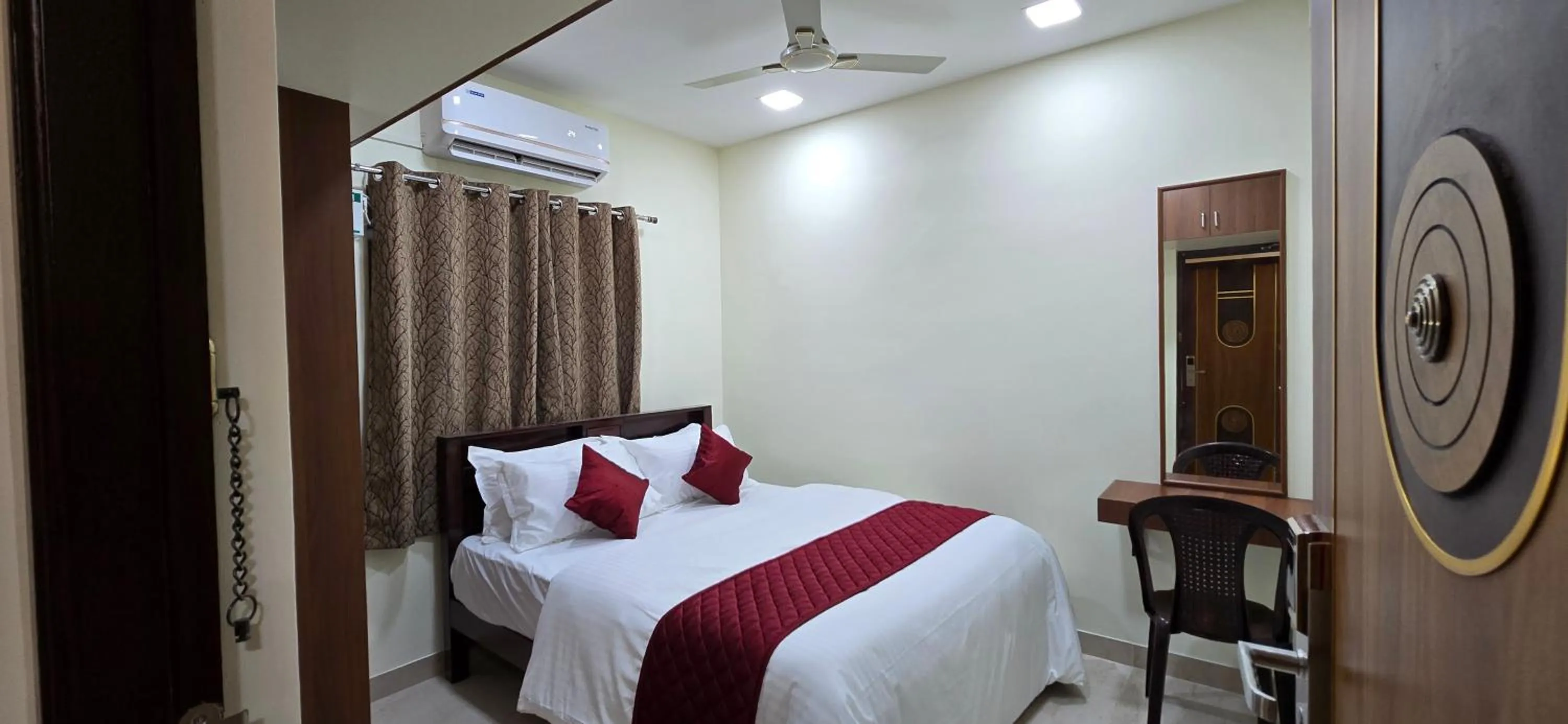 Bed in Hotel NJ RESIDENCY NEAR DLF IT PARK, RMZ SOFTWARE PARK, L&T ECC, CHENNAI TRADE CENTRE & MIOT