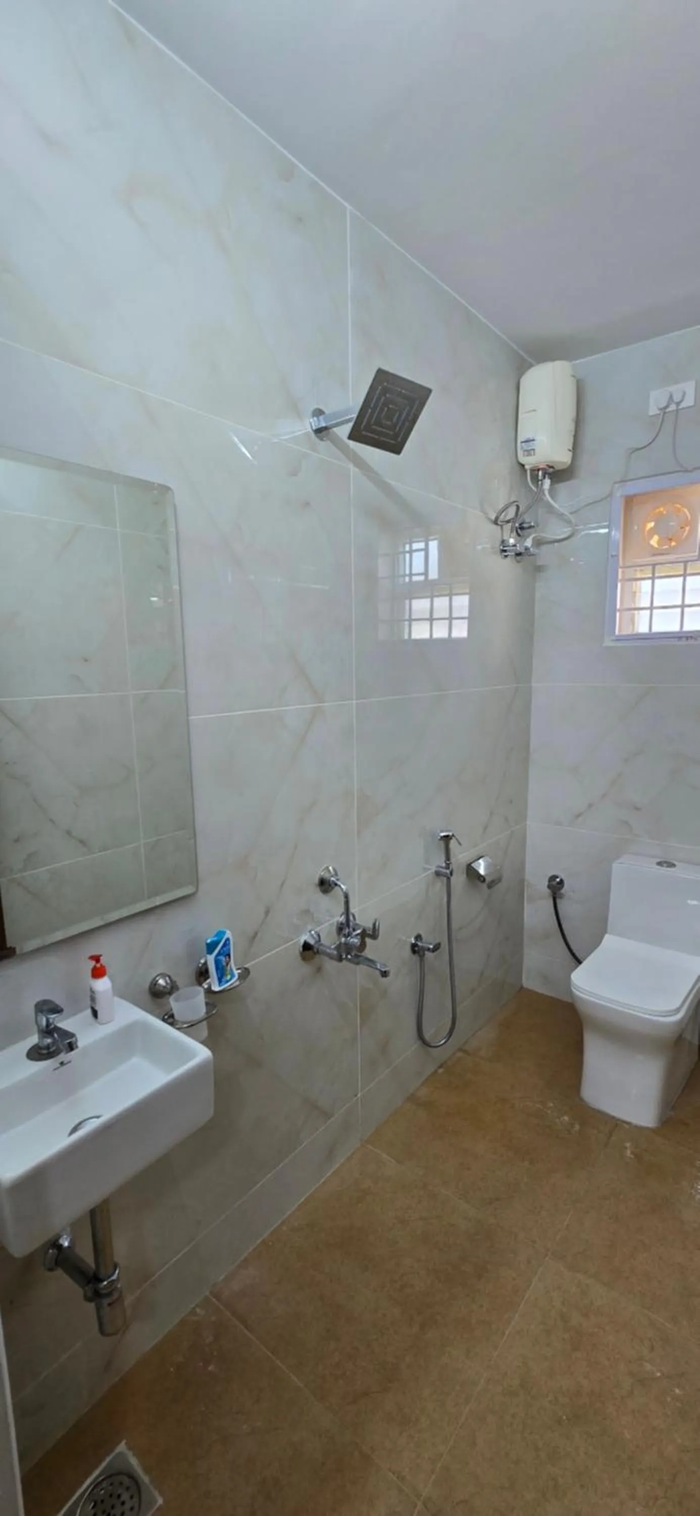 Hotel NJ RESIDENCY NEAR DLF IT PARK, RMZ SOFTWARE PARK, L&T ECC, CHENNAI TRADE CENTRE & MIOT