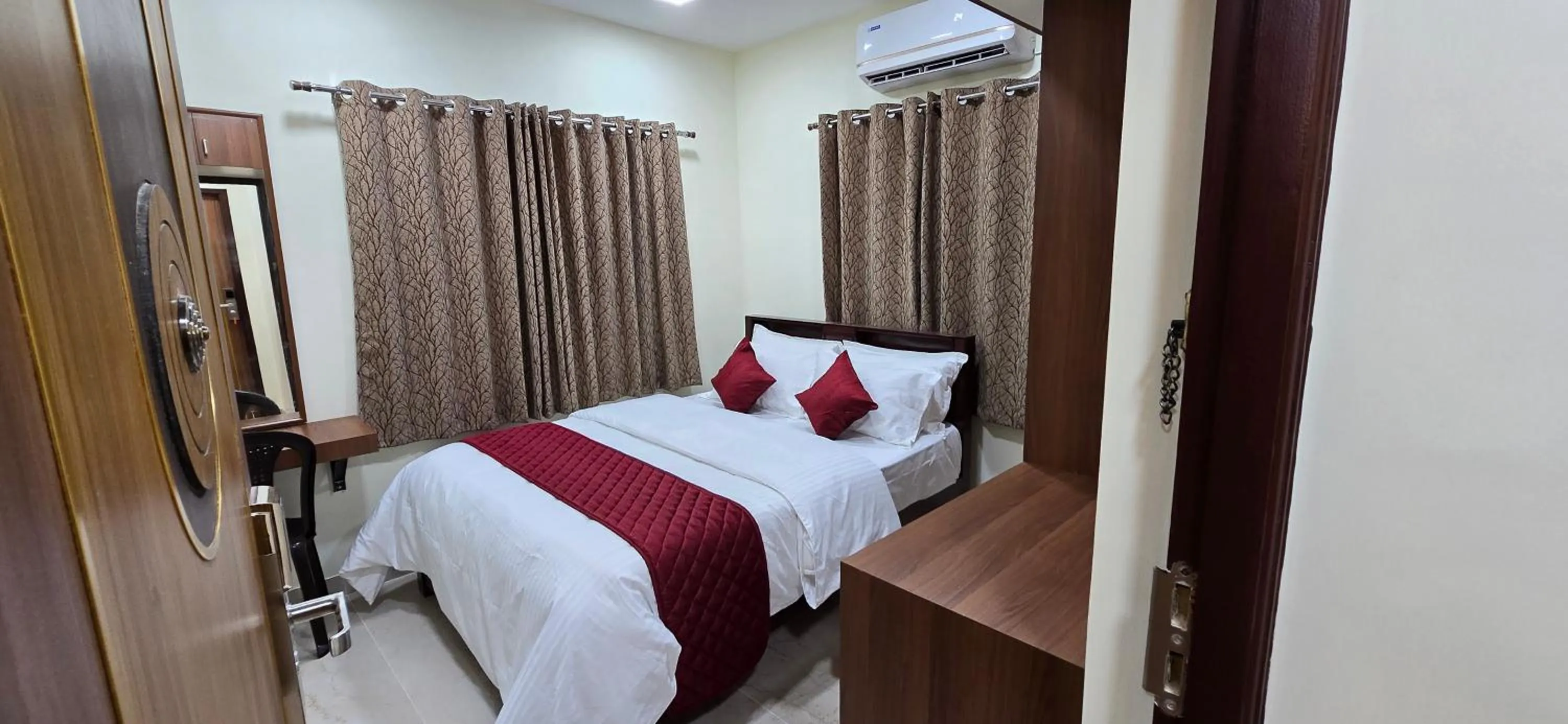Bed in Hotel NJ RESIDENCY NEAR DLF IT PARK, RMZ SOFTWARE PARK, L&T ECC, CHENNAI TRADE CENTRE & MIOT