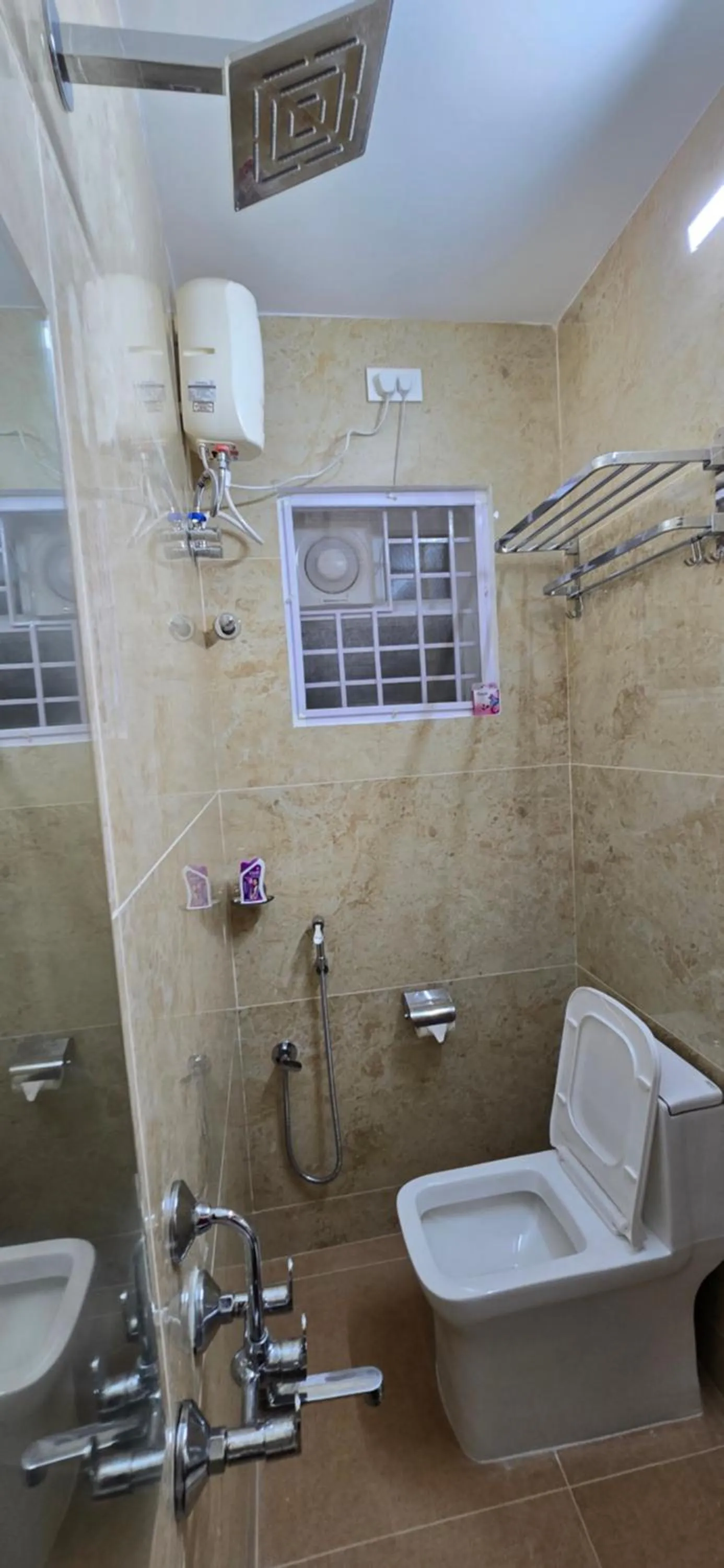 Hotel NJ RESIDENCY NEAR DLF IT PARK, RMZ SOFTWARE PARK, L&T ECC, CHENNAI TRADE CENTRE & MIOT