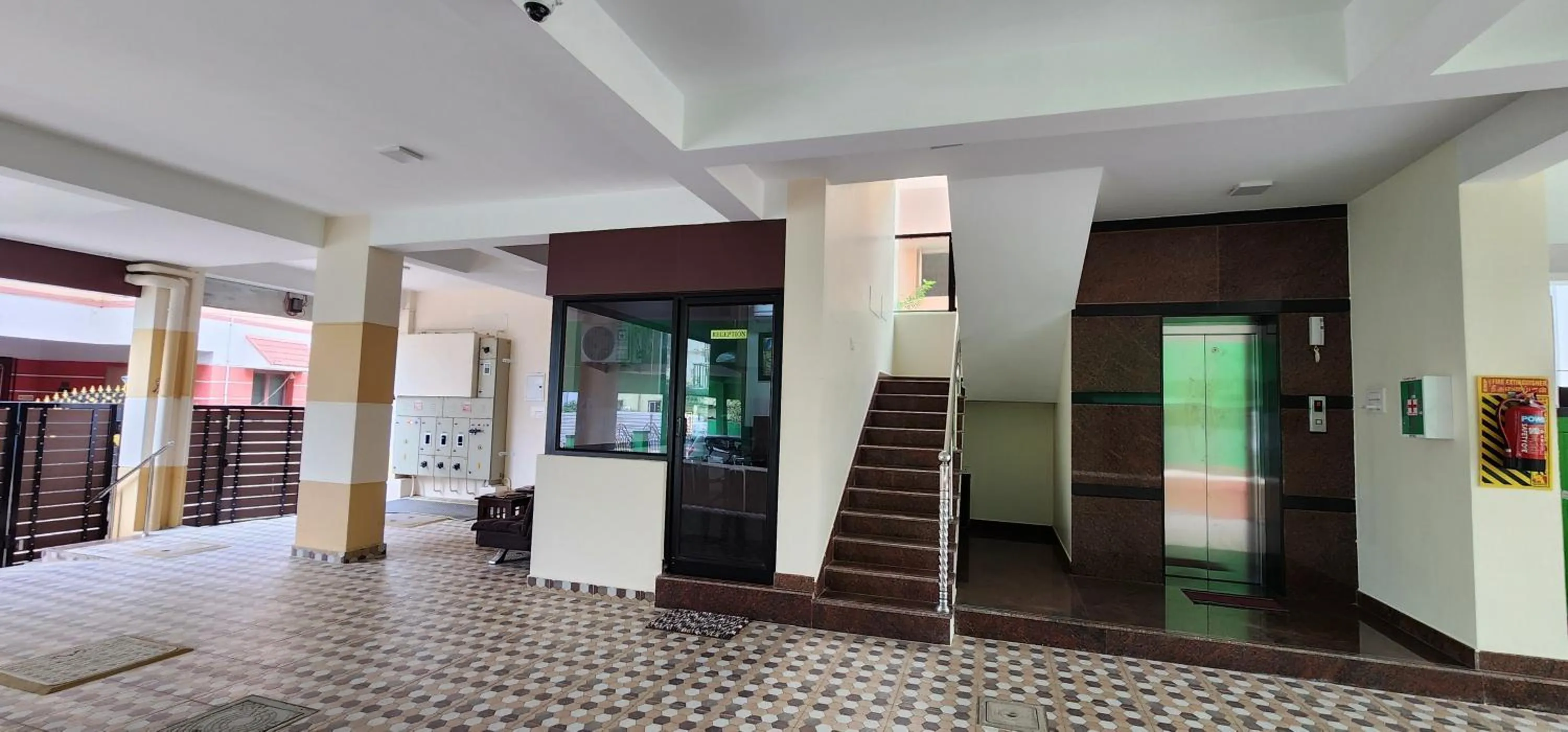 Lobby or reception in Hotel NJ RESIDENCY NEAR DLF IT PARK, RMZ SOFTWARE PARK, L&T ECC, CHENNAI TRADE CENTRE & MIOT