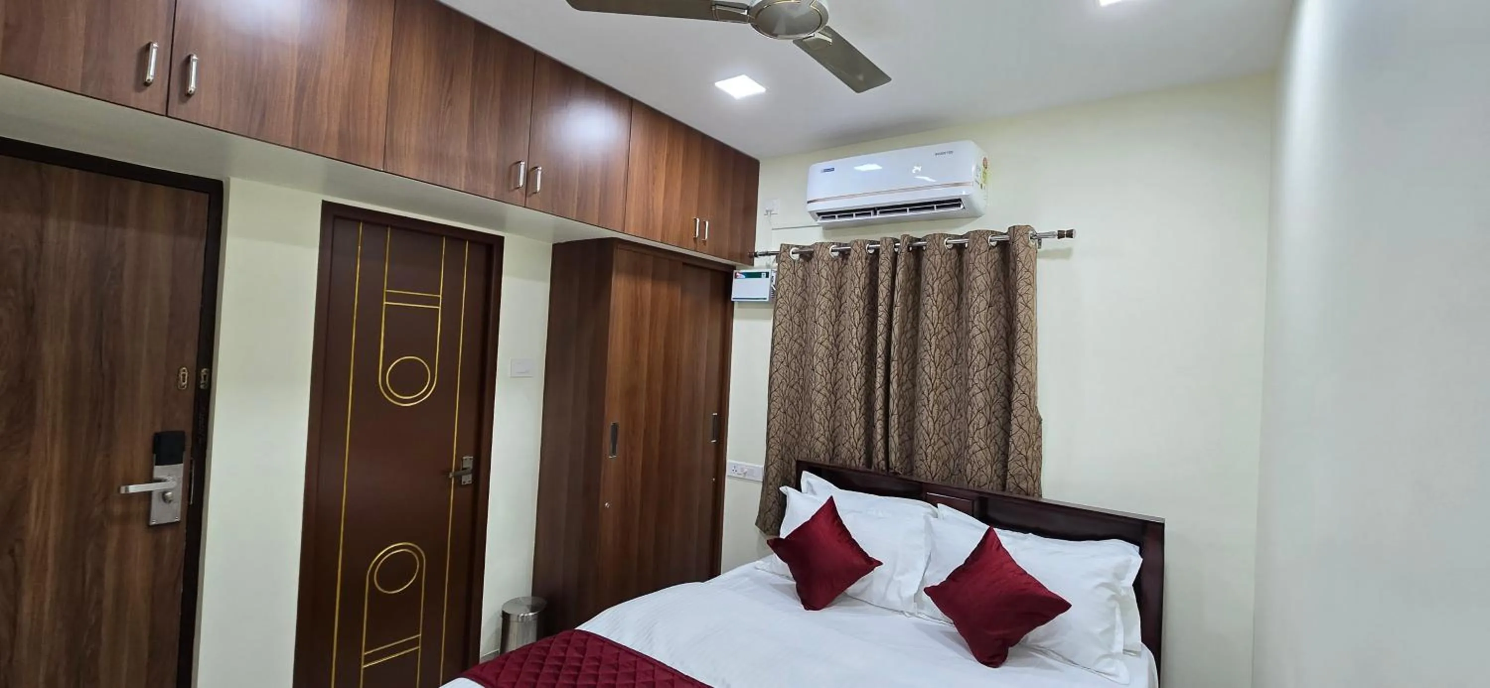 Bed in Hotel NJ RESIDENCY NEAR DLF IT PARK, RMZ SOFTWARE PARK, L&T ECC, CHENNAI TRADE CENTRE & MIOT