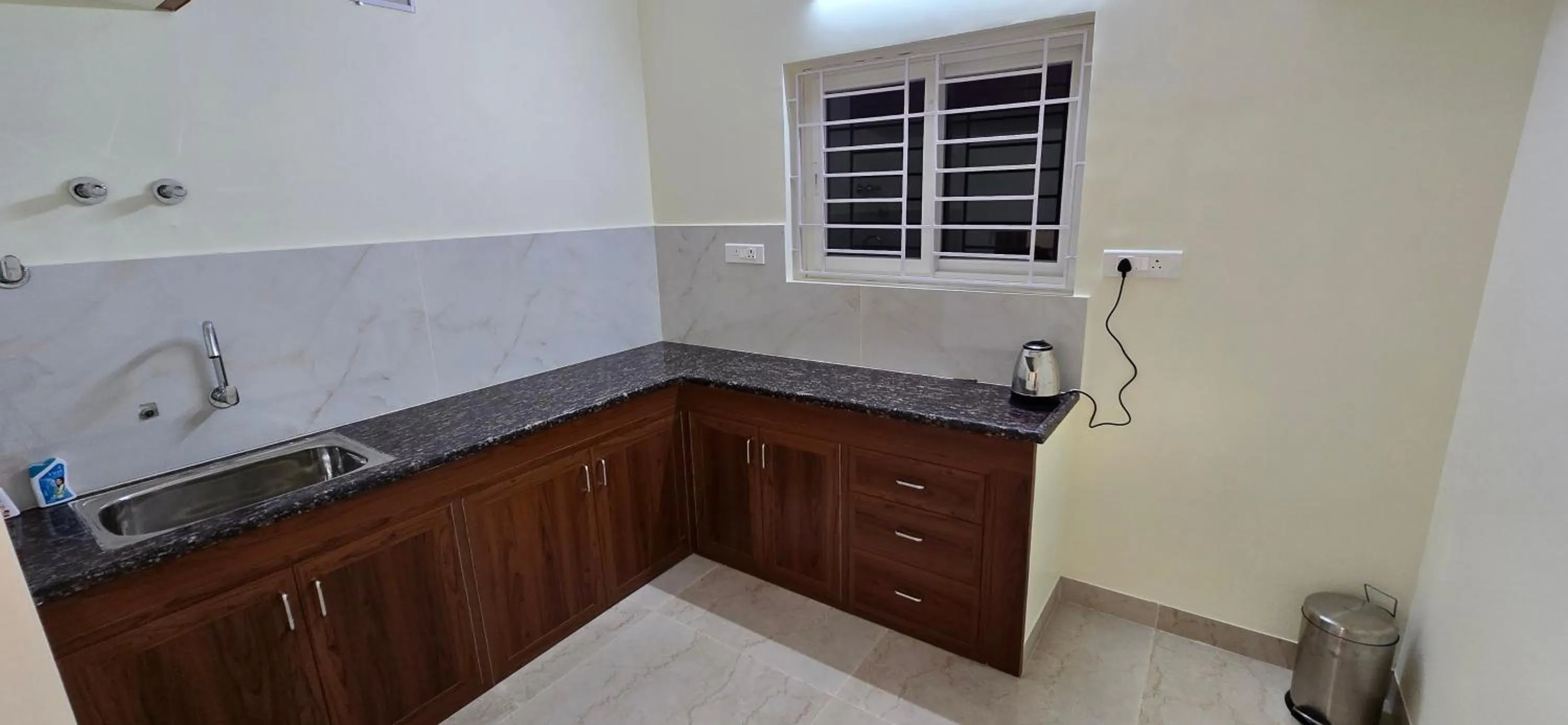 Hotel NJ RESIDENCY NEAR DLF IT PARK, RMZ SOFTWARE PARK, L&T ECC, CHENNAI TRADE CENTRE & MIOT