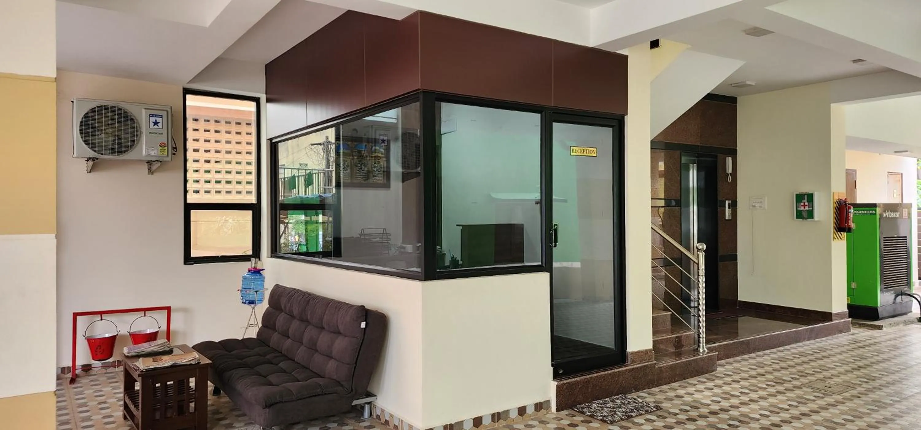 Lobby or reception in Hotel NJ RESIDENCY NEAR DLF IT PARK, RMZ SOFTWARE PARK, L&T ECC, CHENNAI TRADE CENTRE & MIOT