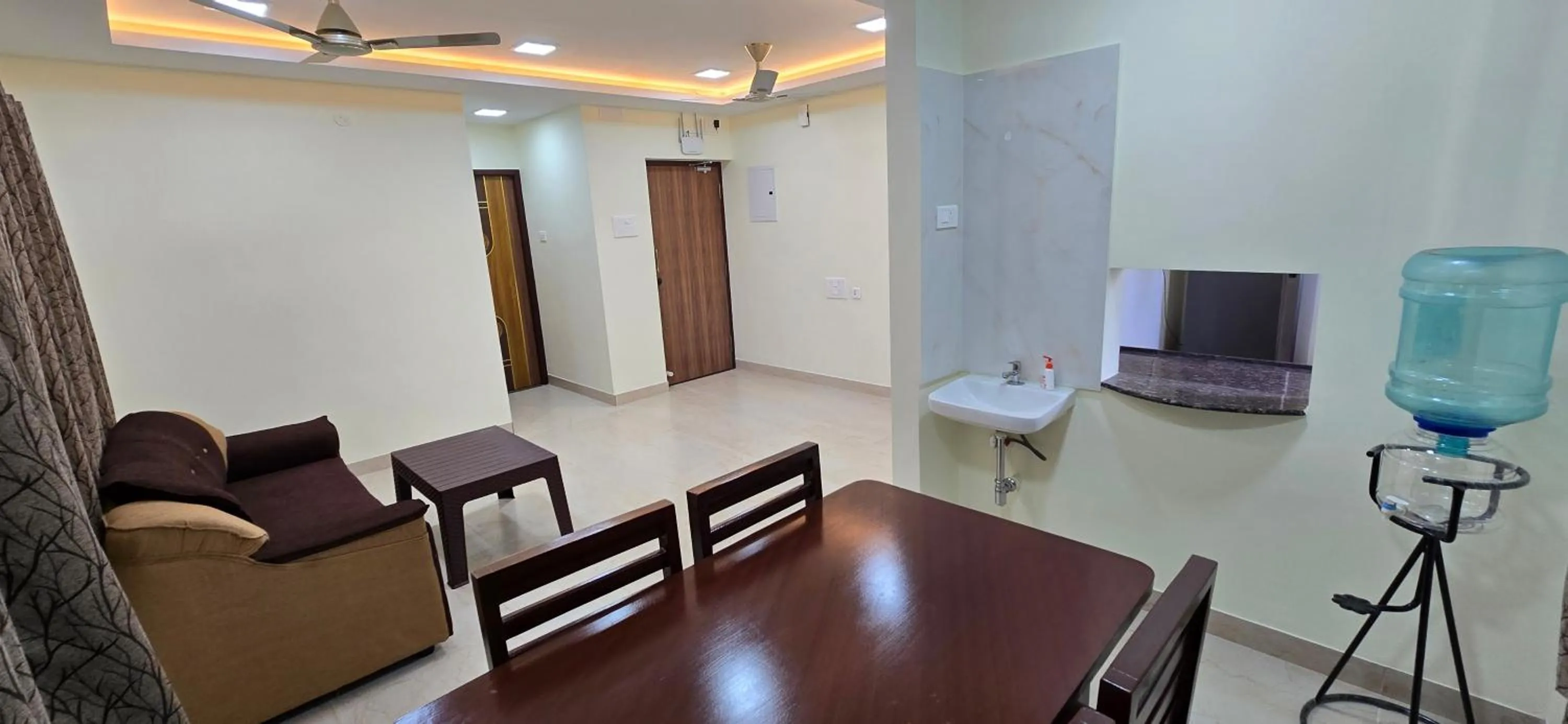 Hotel NJ RESIDENCY NEAR DLF IT PARK, RMZ SOFTWARE PARK, L&T ECC, CHENNAI TRADE CENTRE & MIOT