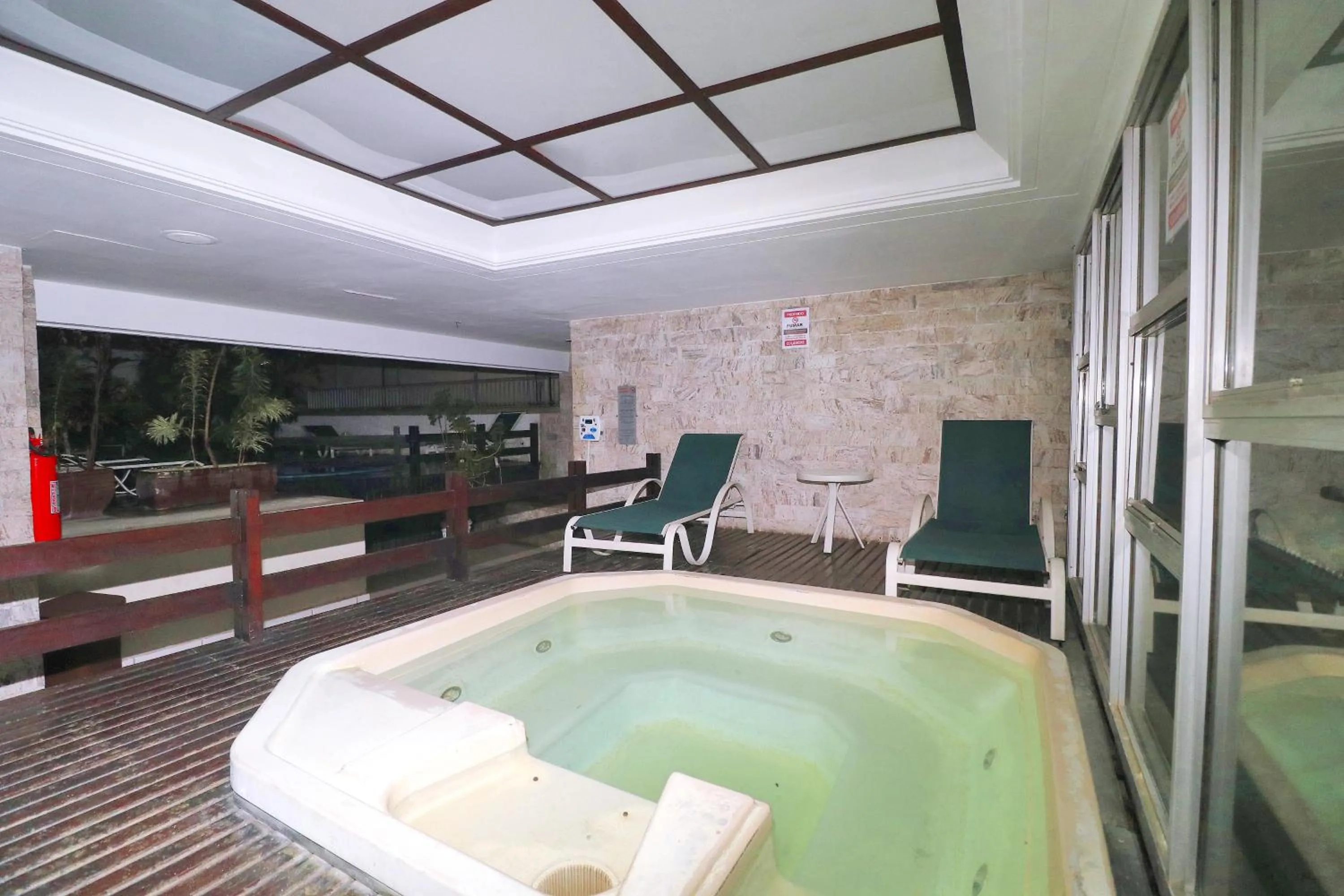 Hot Tub in Rio Spot Copacabana Suites U053