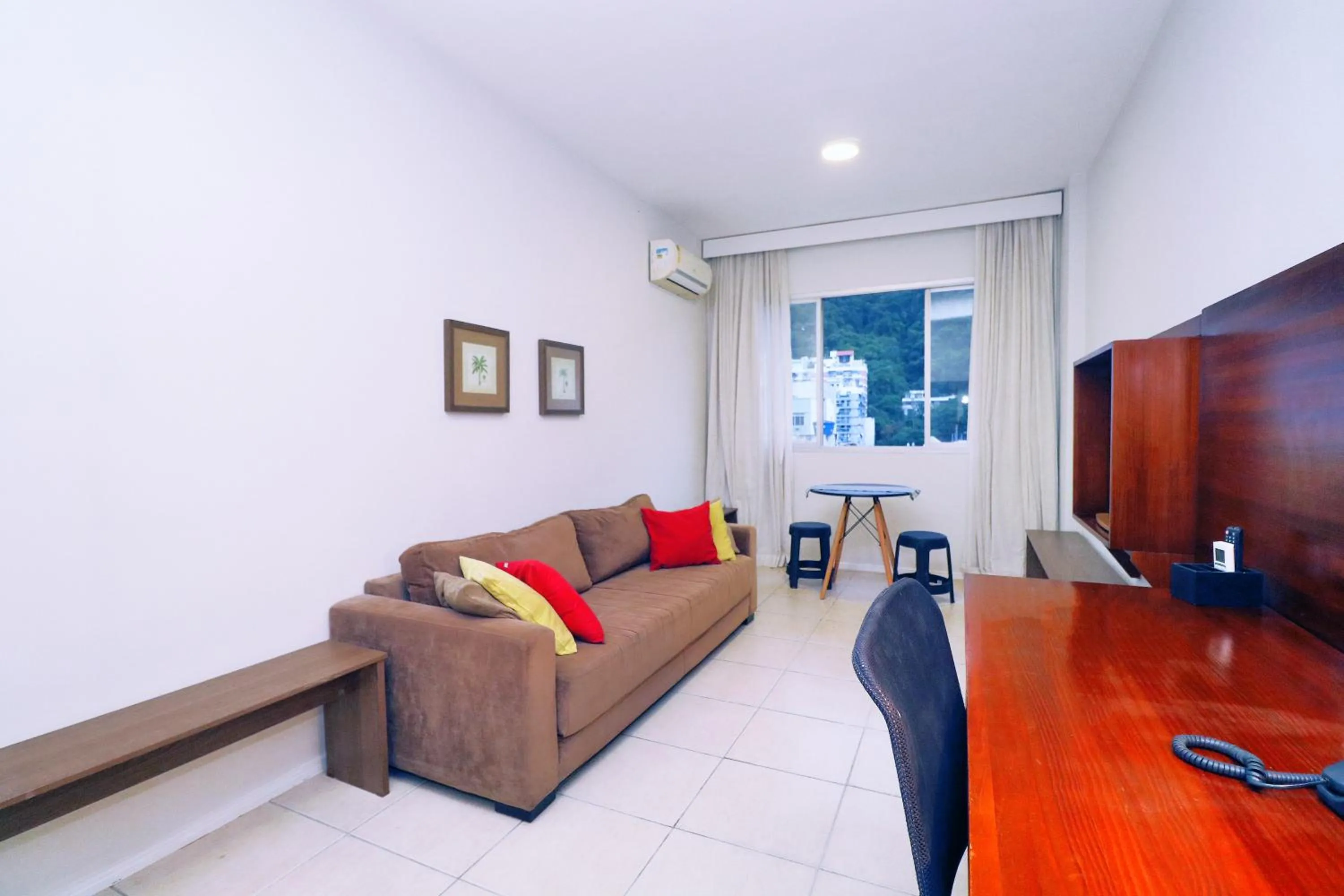 TV and multimedia in Rio Spot Copacabana Suites U053