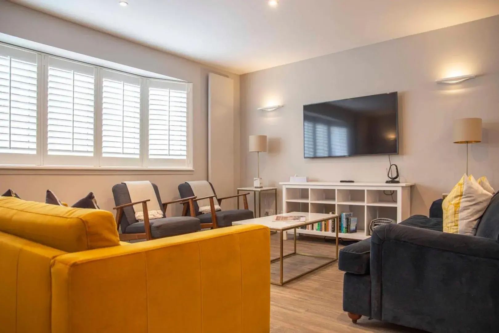 Stunning Rare Soho Gem Stunning Rare Soho Gem