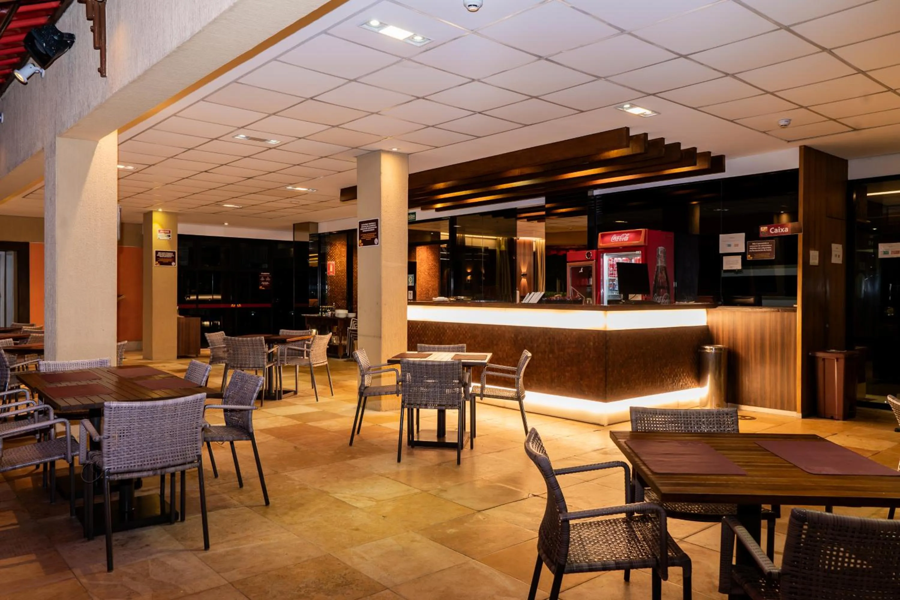 Restaurant/places to eat in Hotel Praia Centro