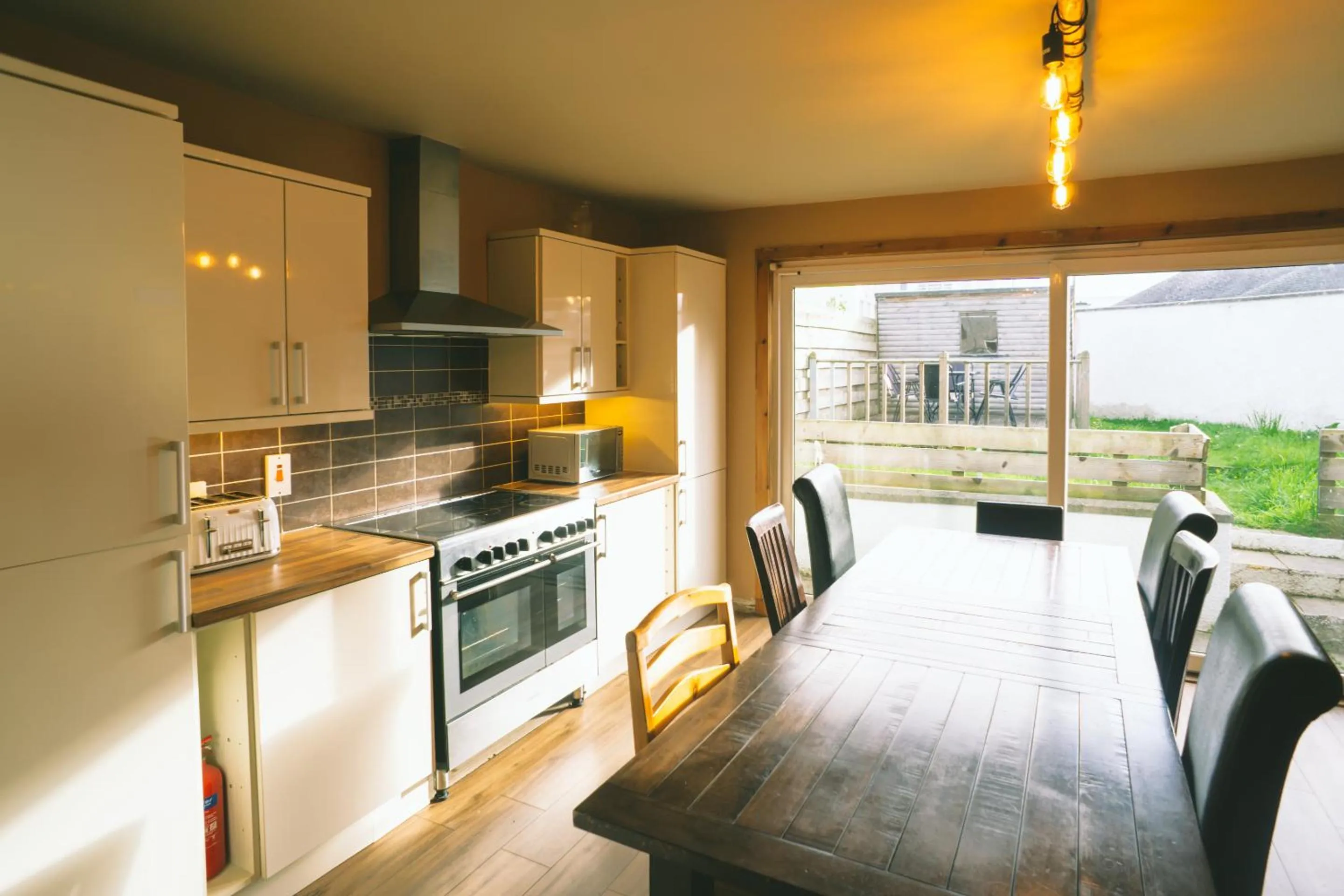 Kitchen or kitchenette in Inverness Holiday House