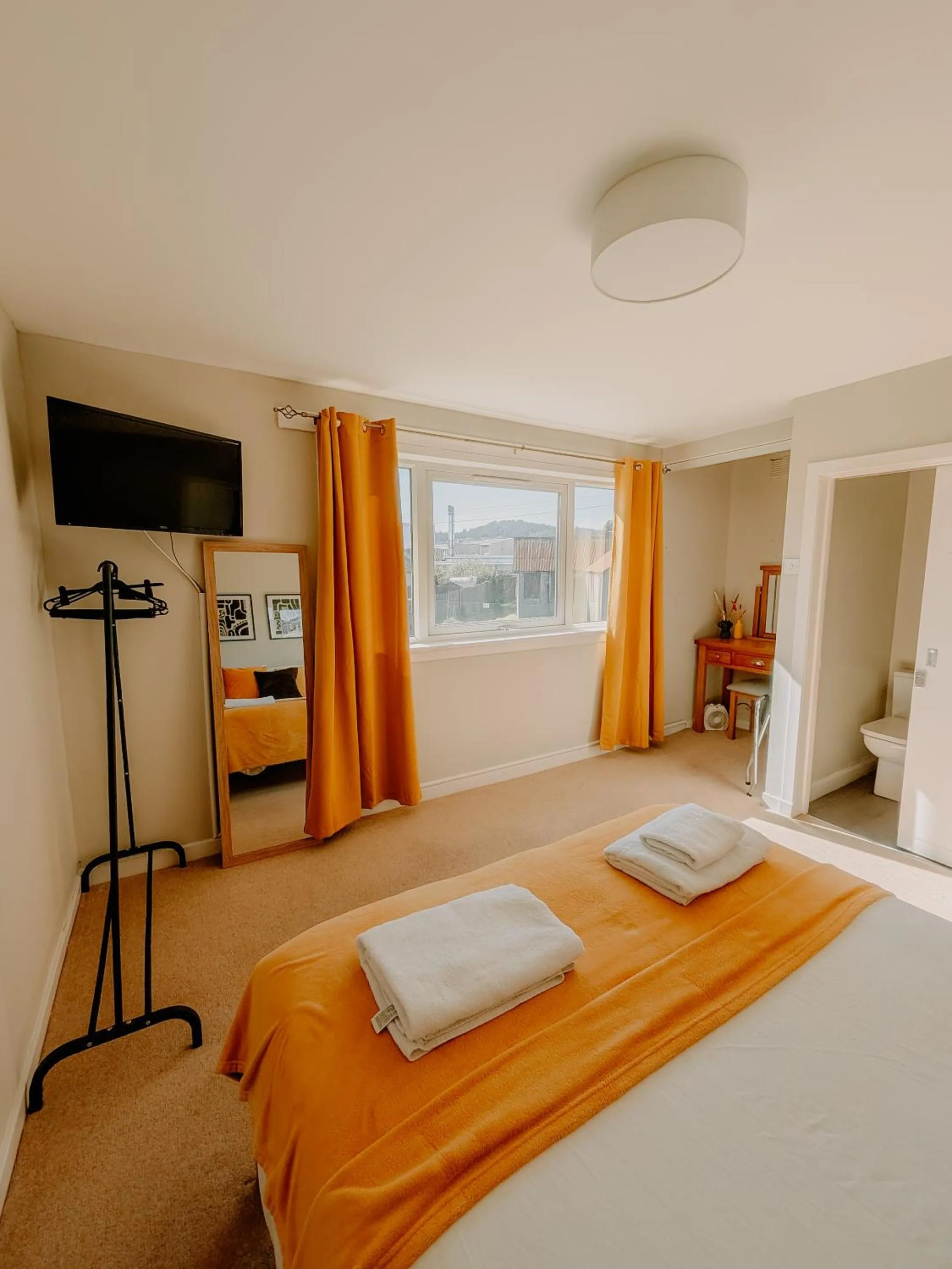 Bedroom, Bed in Inverness Holiday House