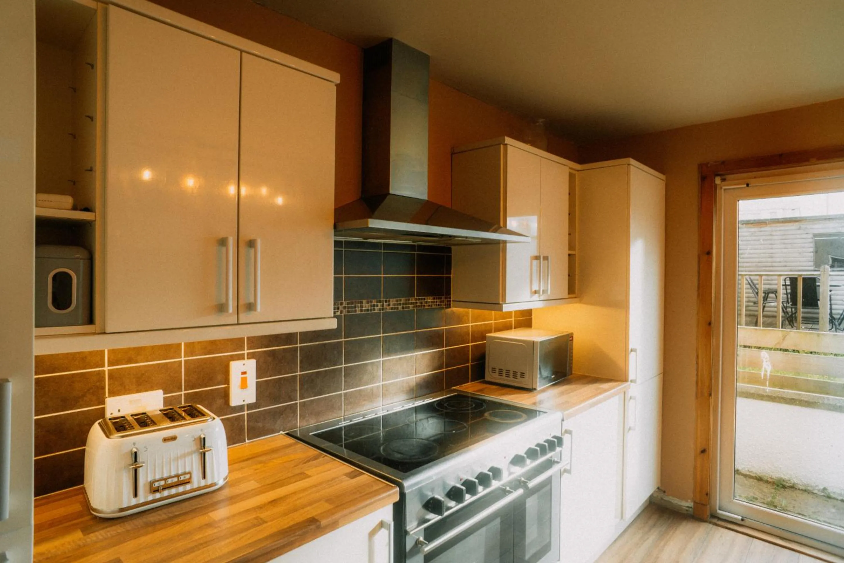 Kitchen or kitchenette in Inverness Holiday House
