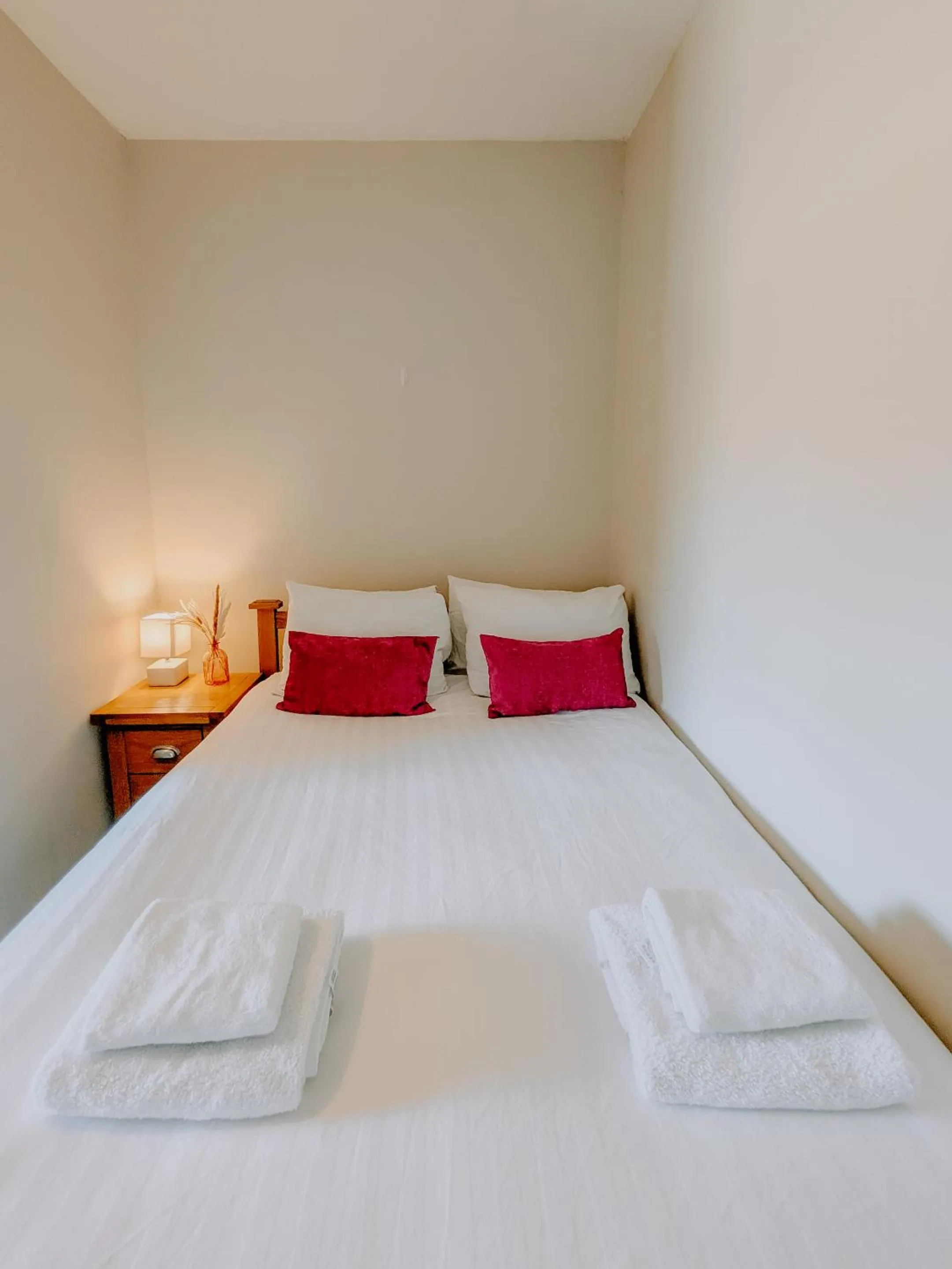 Bedroom, Bed in Inverness Holiday House