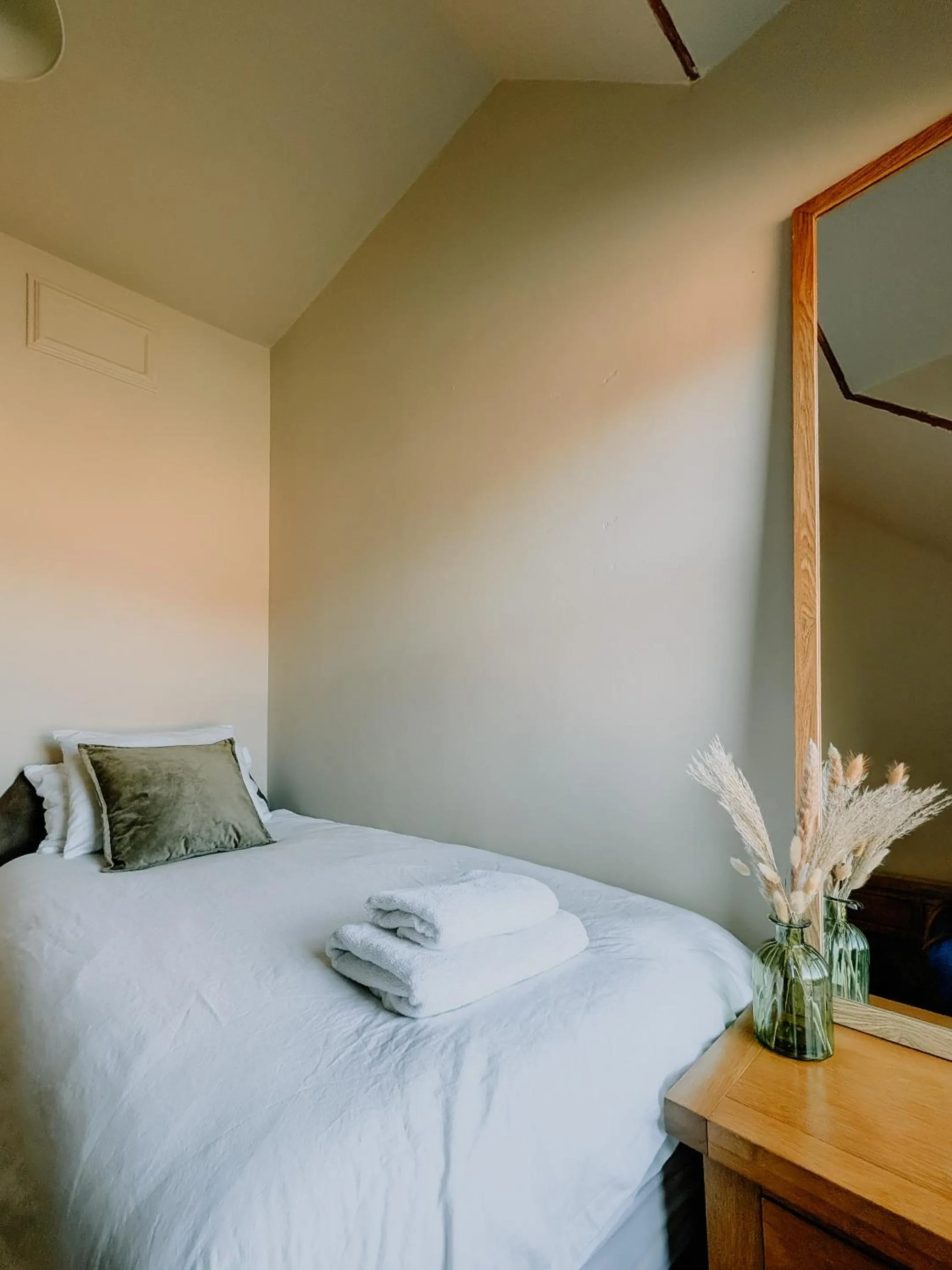 Bedroom, Bed in Inverness Holiday House
