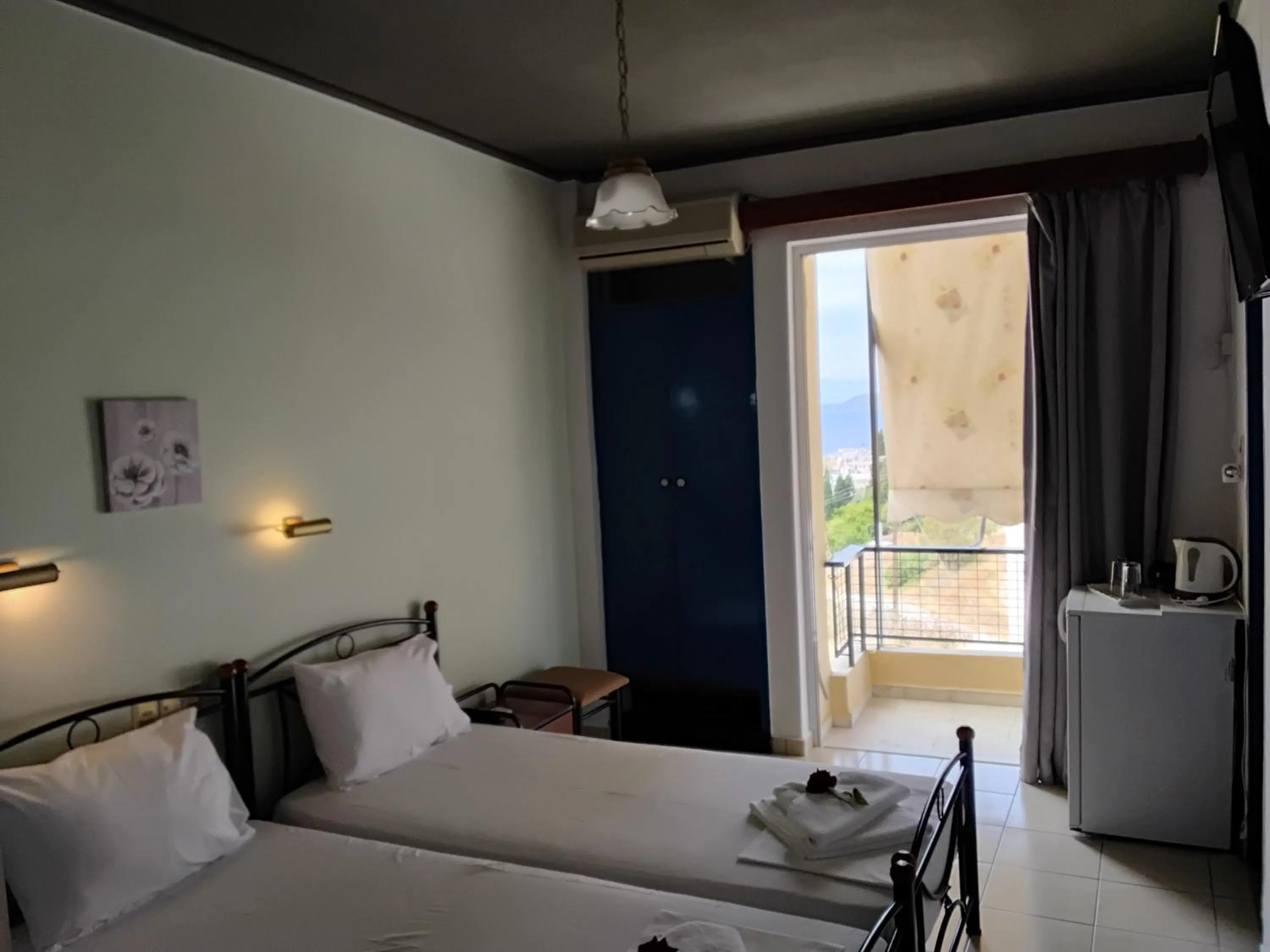 Standard Double Room - single occupancy in Hotel Tainaro