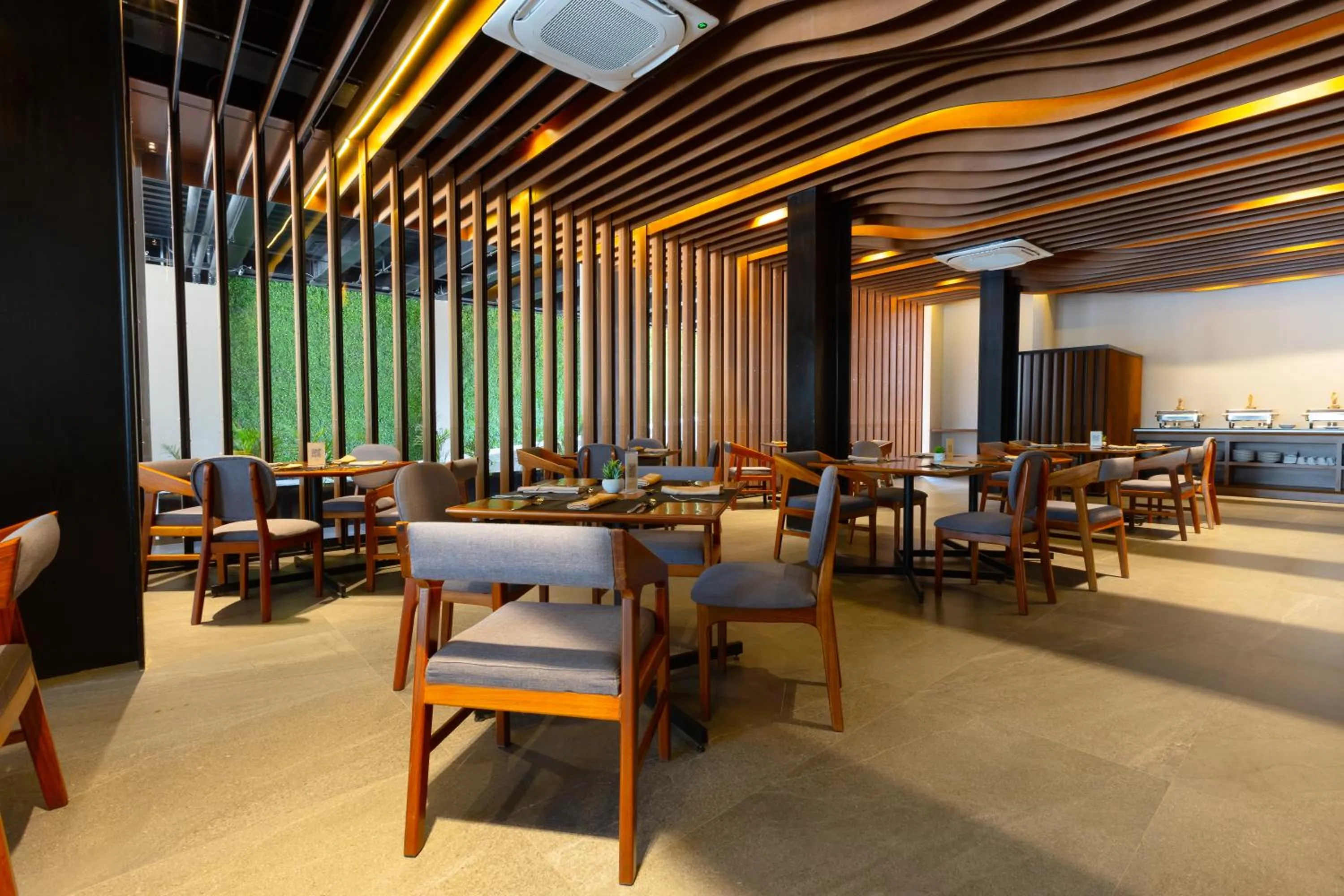 Restaurant/places to eat in Hotel Noite Business Class