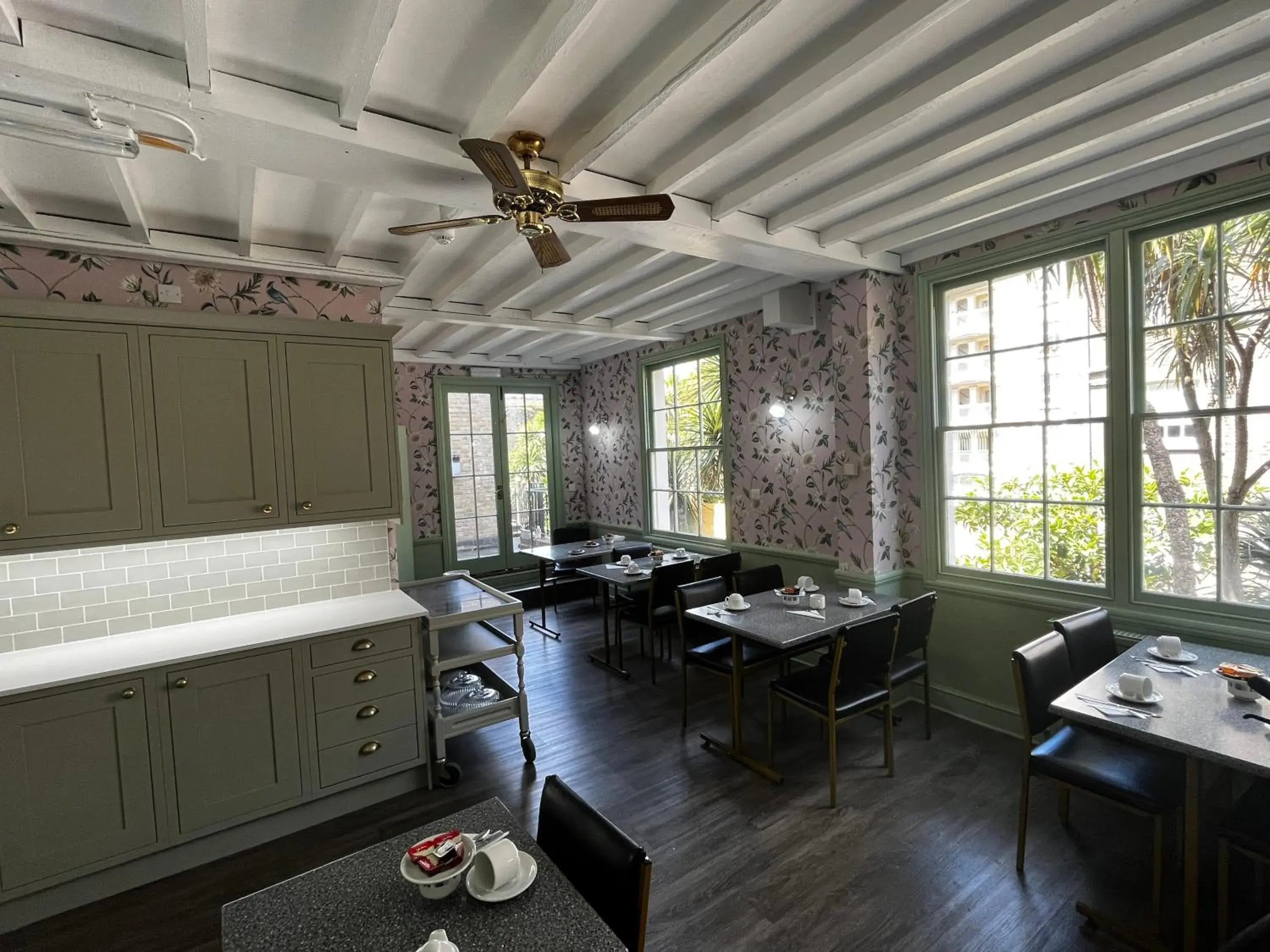 Restaurant/places to eat in Swinton Hotel Restaurant/places to eat in Swinton Hotel