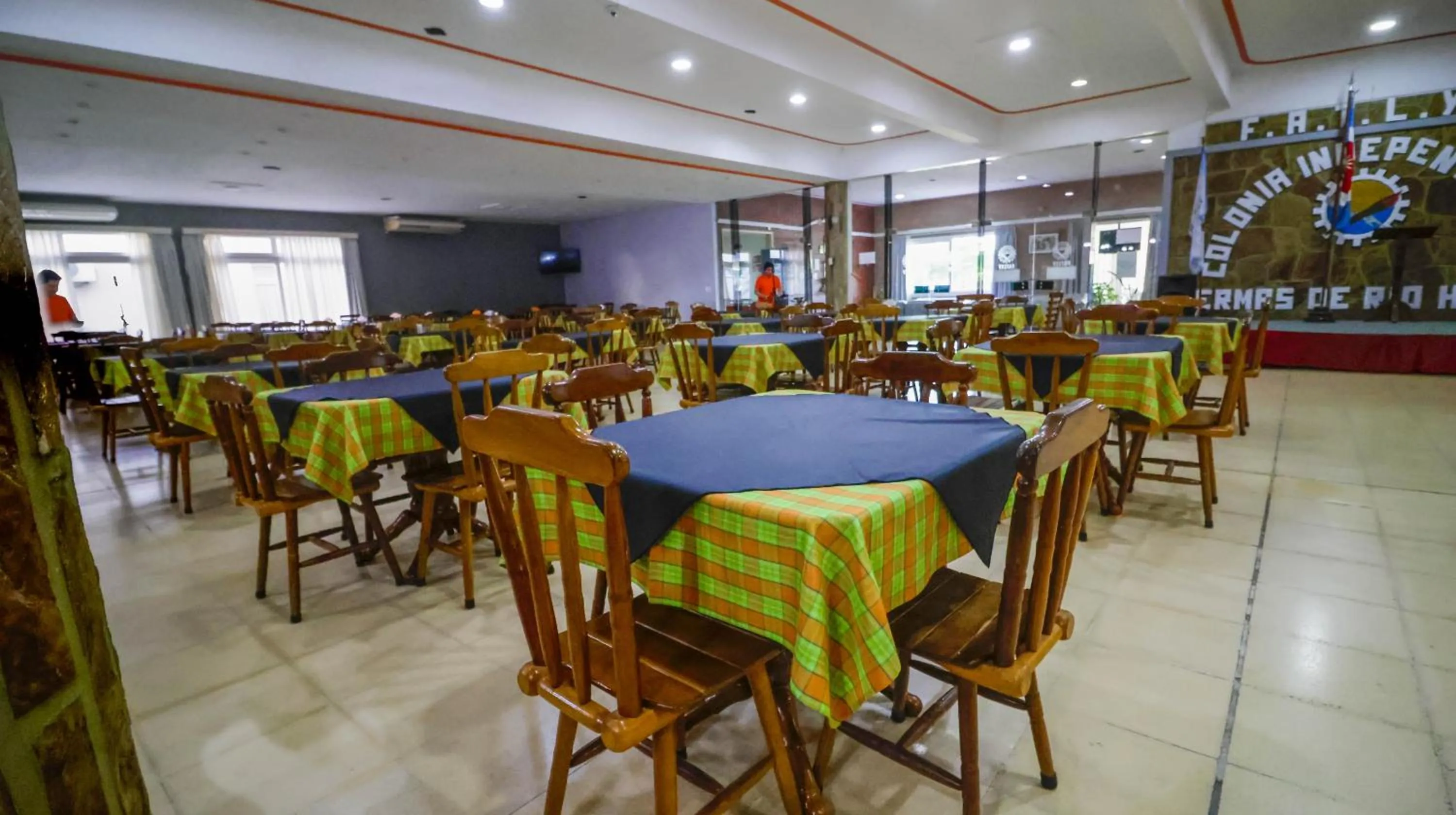 Restaurant/places to eat in Intersur Independencia