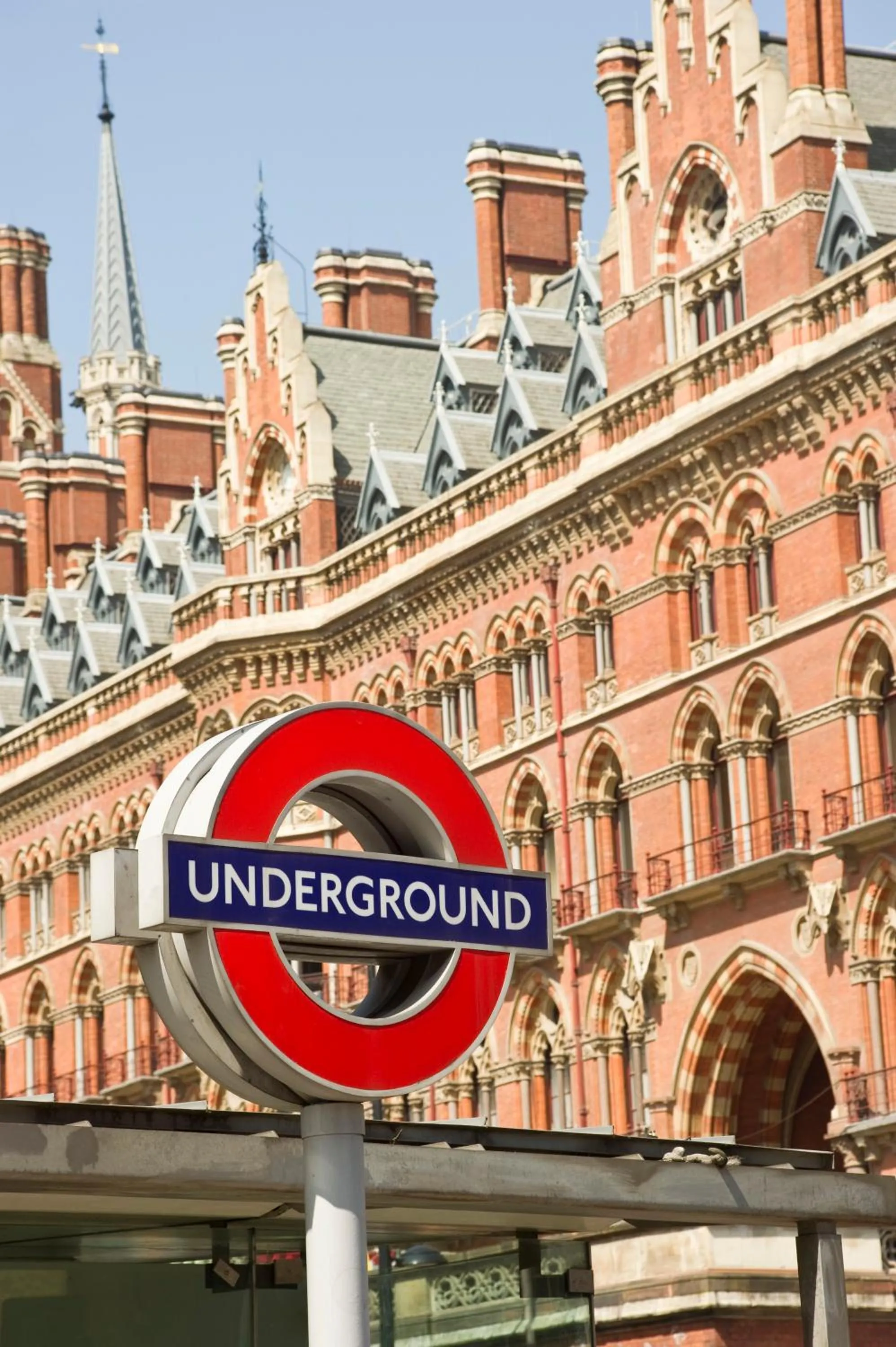 Area and facilities in Macdonald Hotel