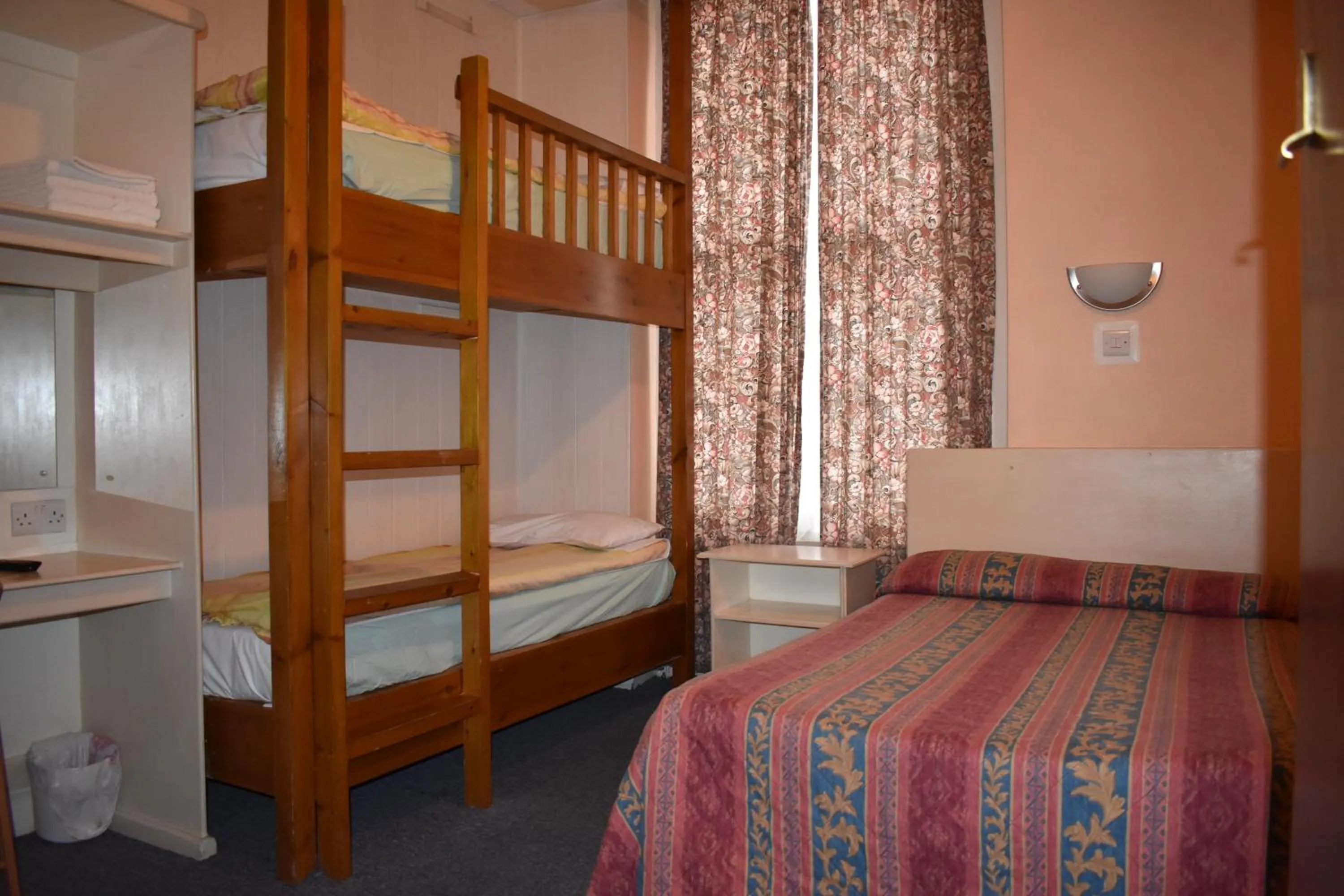 Photo of the whole room, Bed in Macdonald Hotel