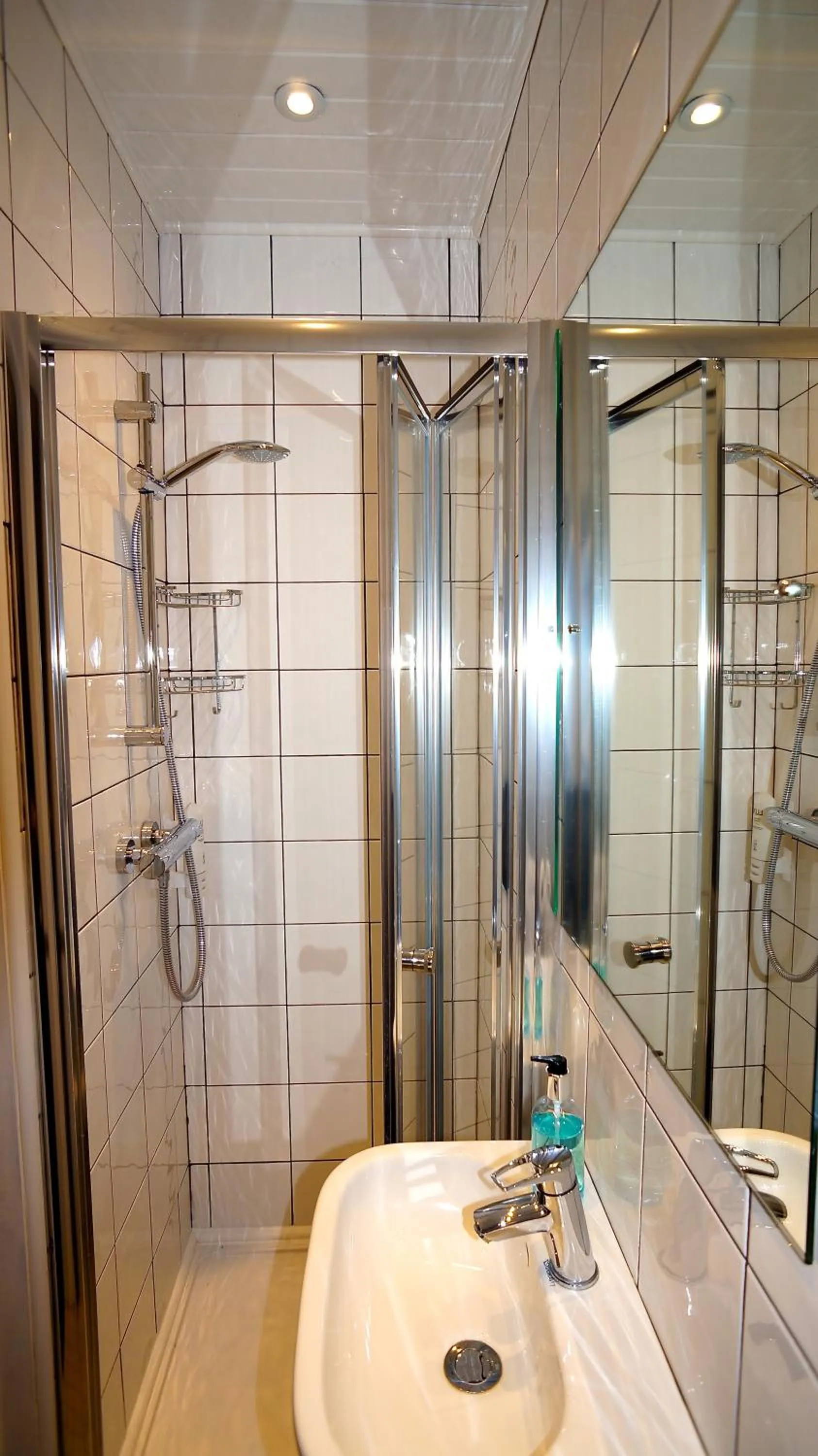 Bathroom in Crestfield Hotel