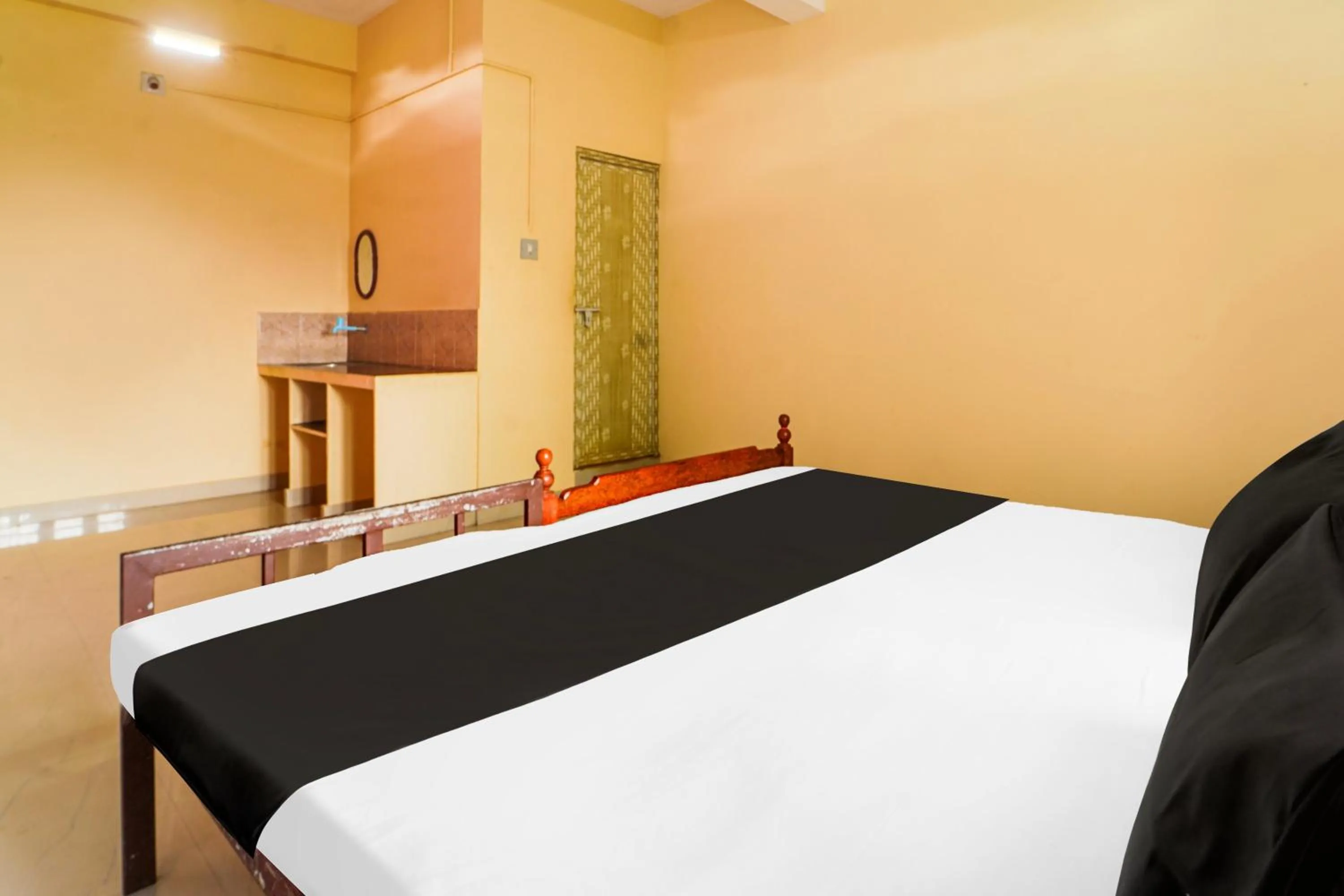 Bedroom, Bed in Hotel O Sree Badra Lodge