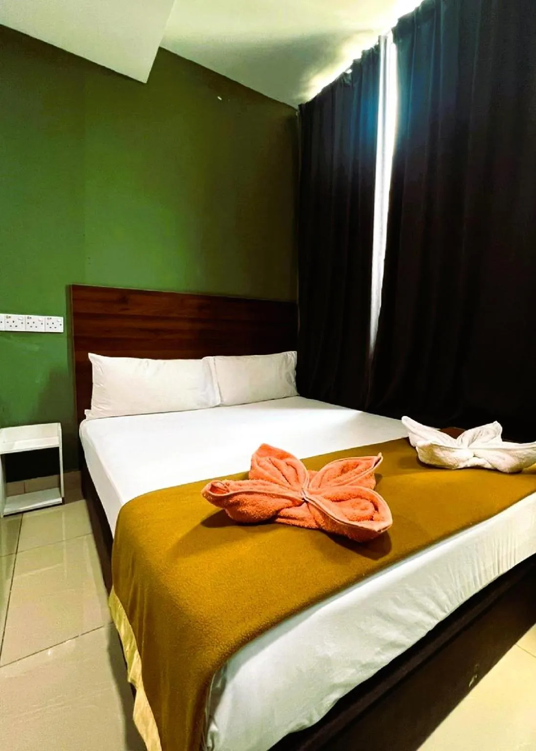 Photo of the whole room, Bed in ARK Serendah Hotel