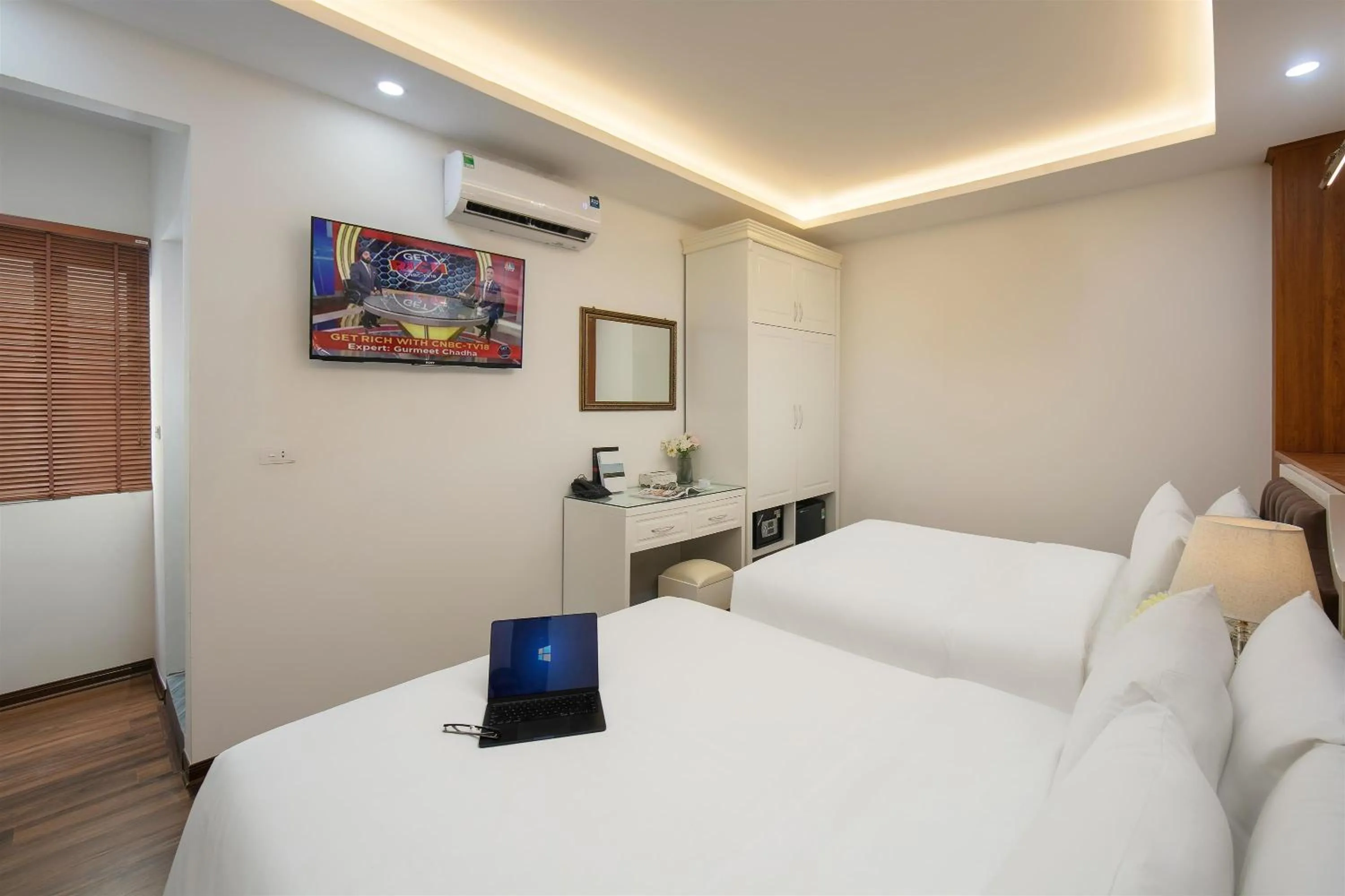 Bed in TrangTrang Luxury Hotel