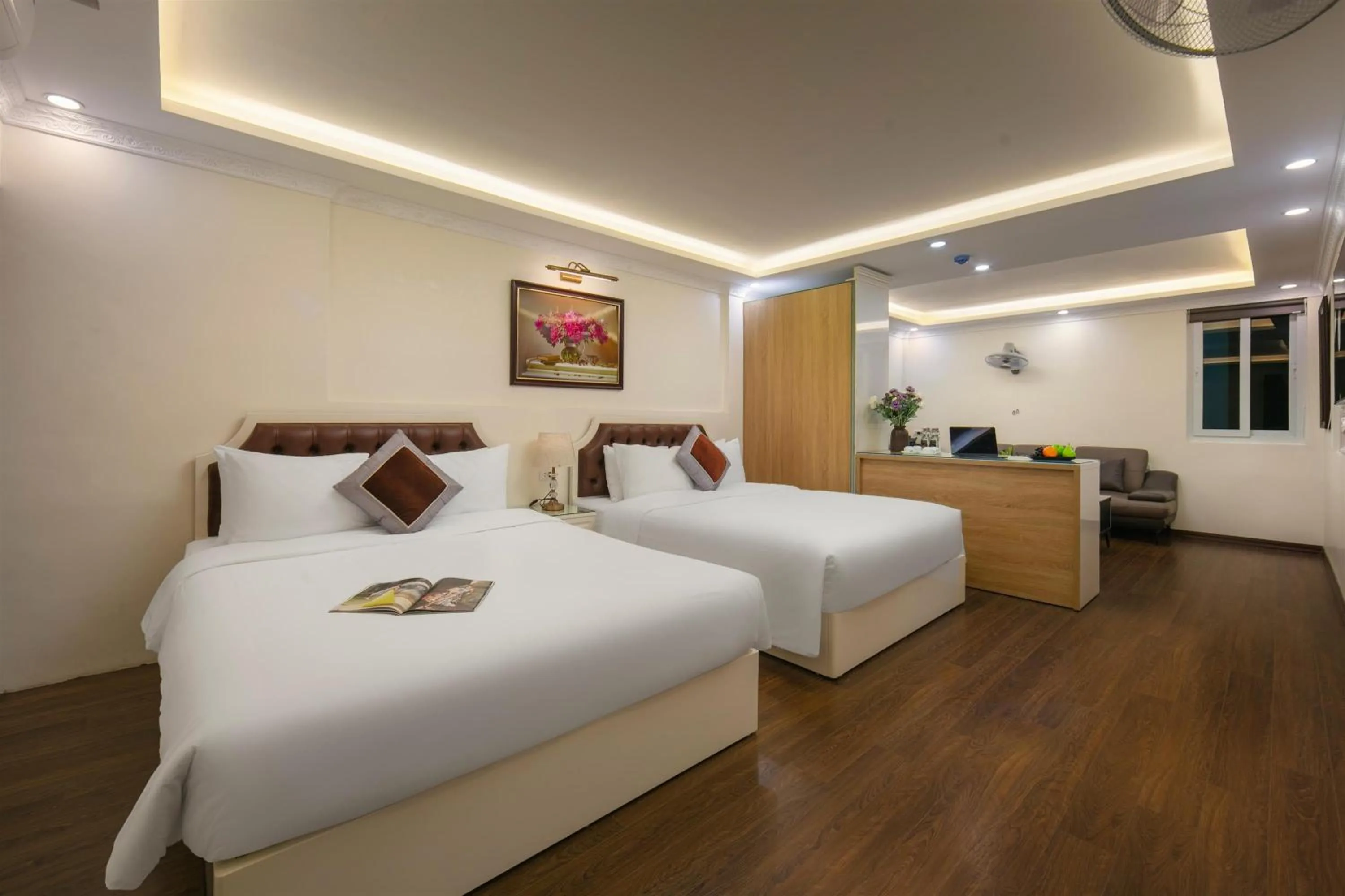 Bed in TrangTrang Luxury Hotel