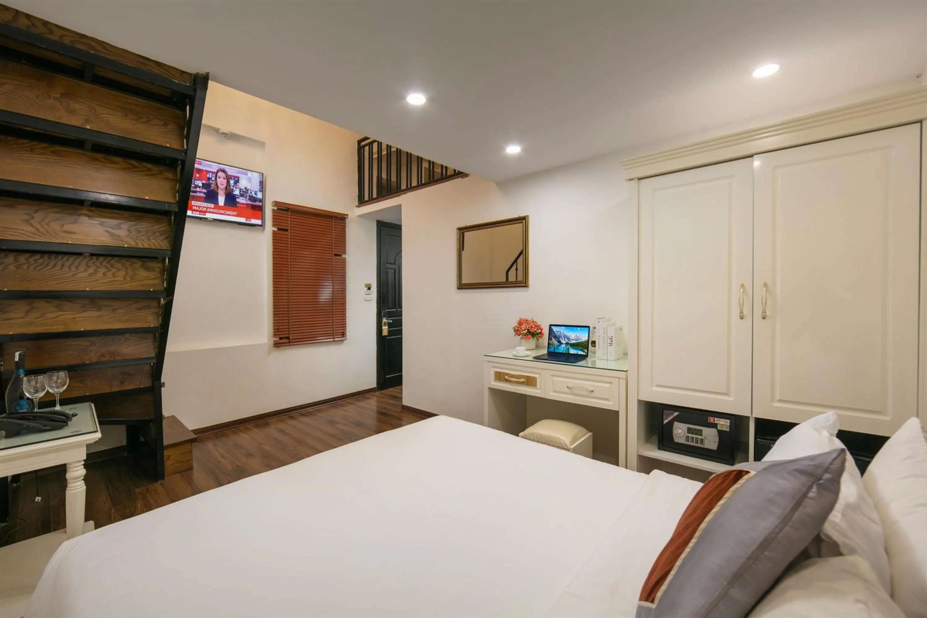 Bed in TrangTrang Luxury Hotel