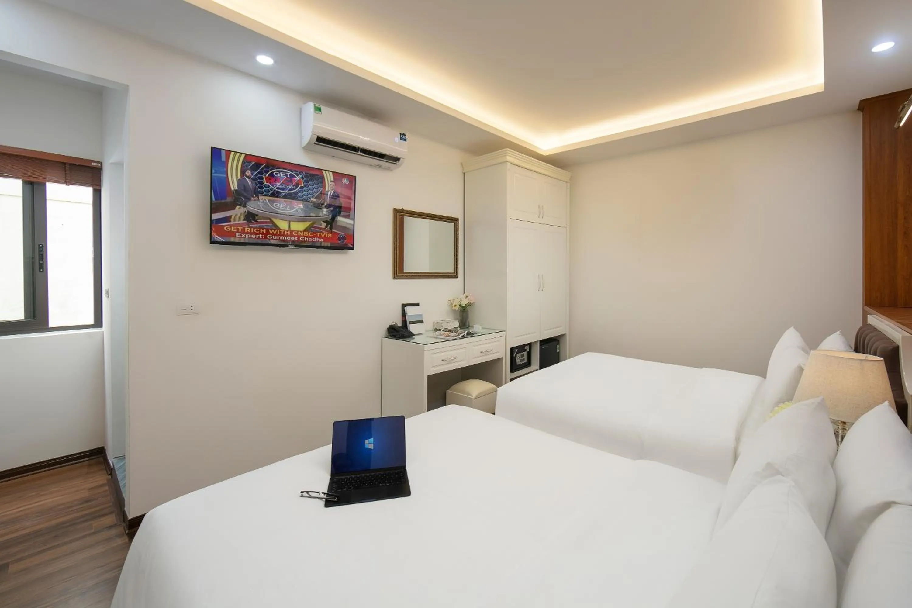 Bed in TrangTrang Luxury Hotel