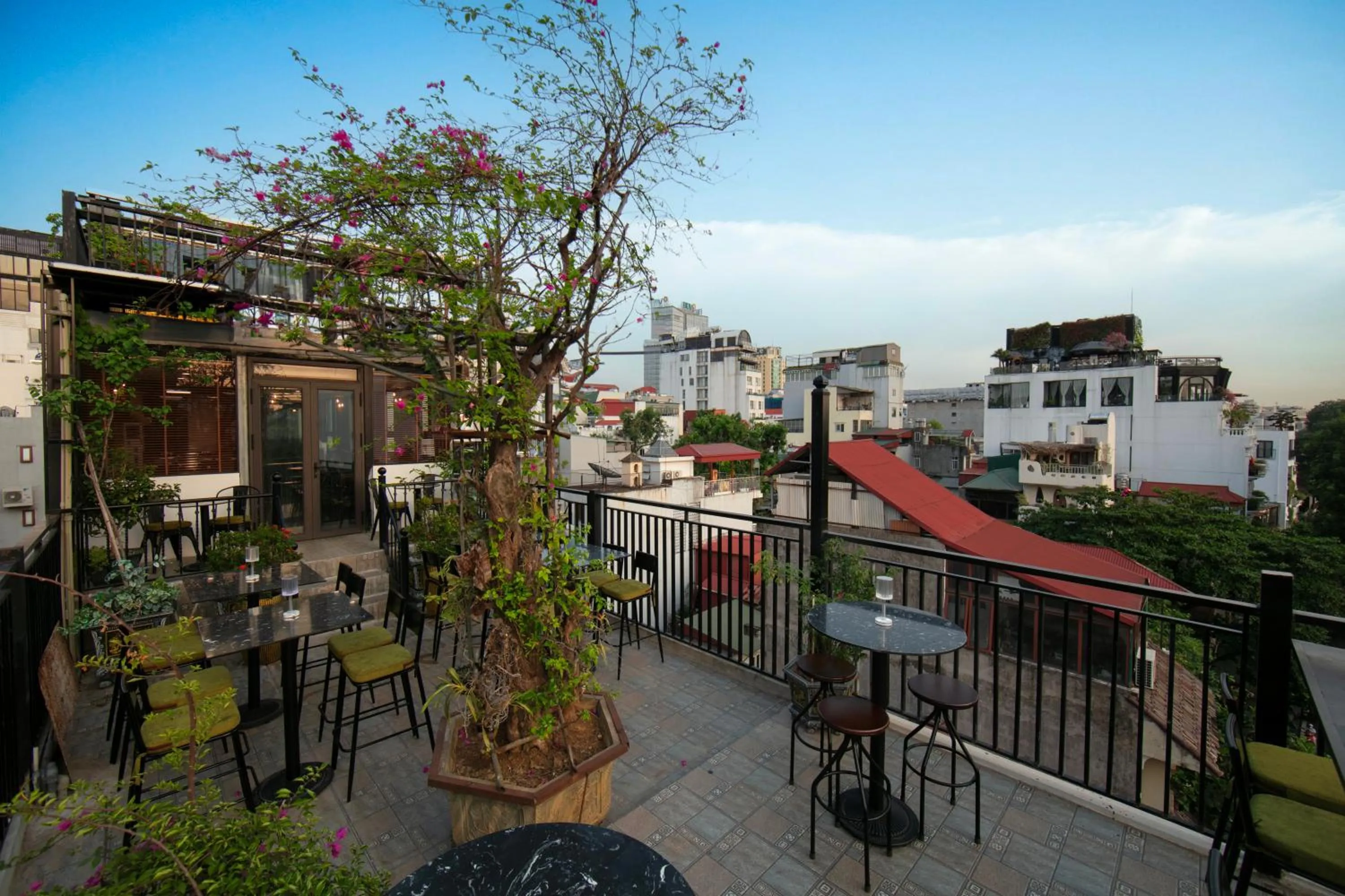 Lounge or bar in TrangTrang Luxury Hotel