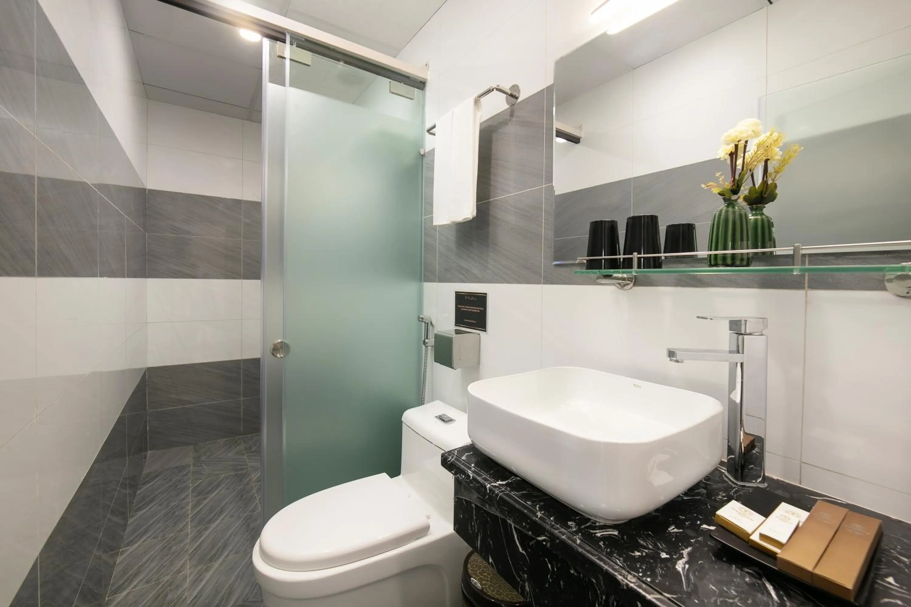 Shower in TrangTrang Luxury Hotel