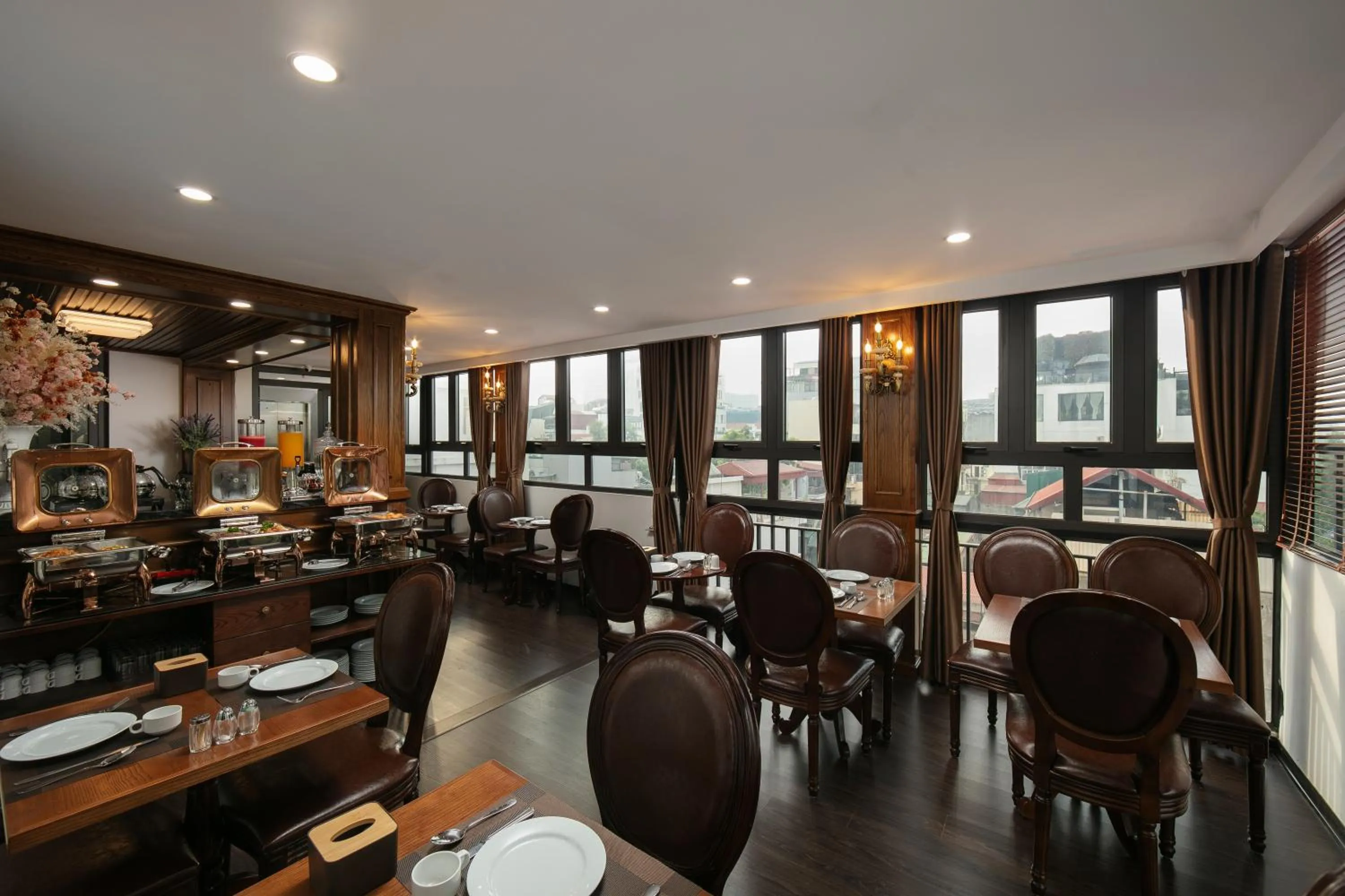 Restaurant/places to eat in TrangTrang Luxury Hotel