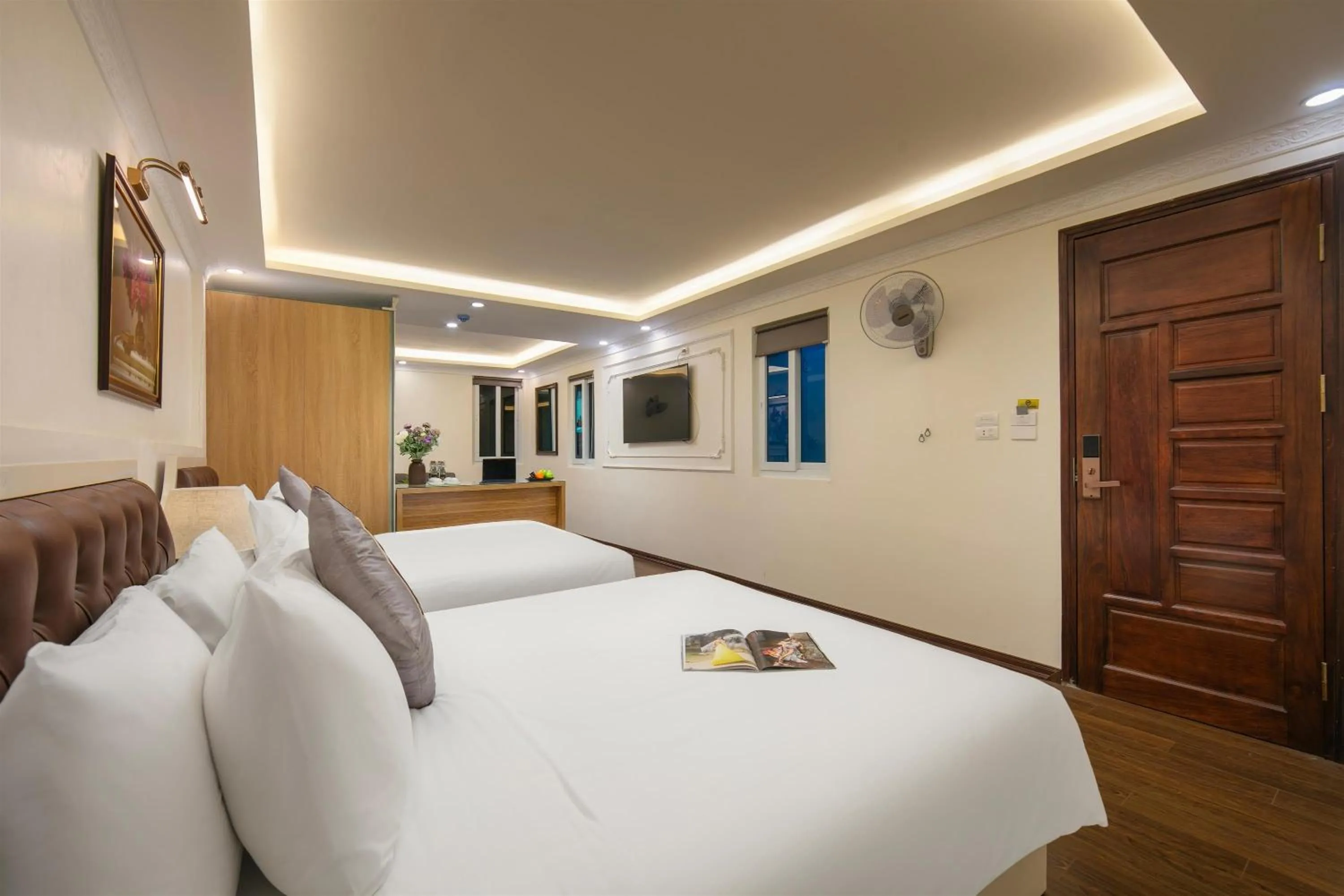 Bed in TrangTrang Luxury Hotel