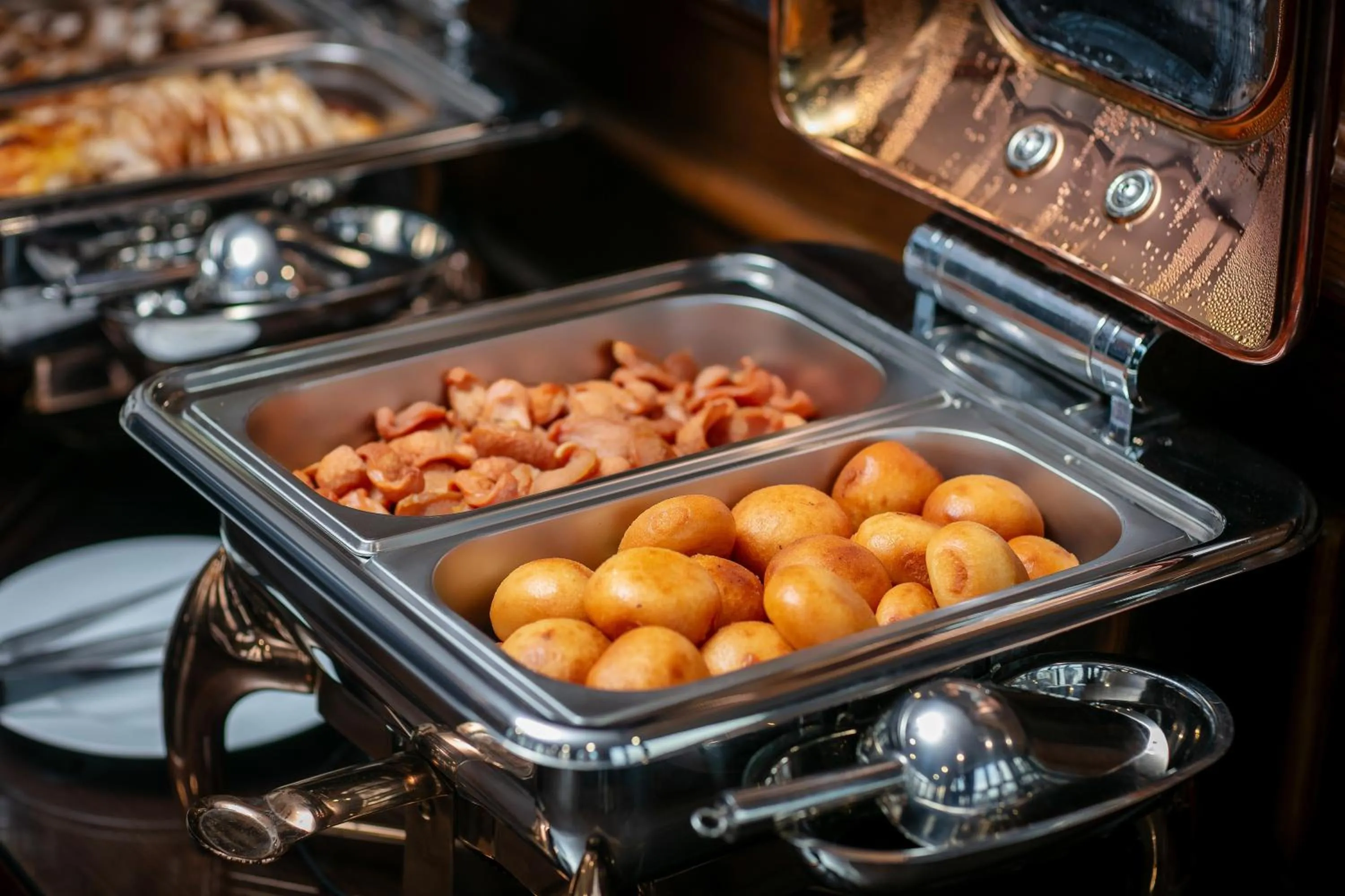 Food and drinks in TrangTrang Luxury Hotel