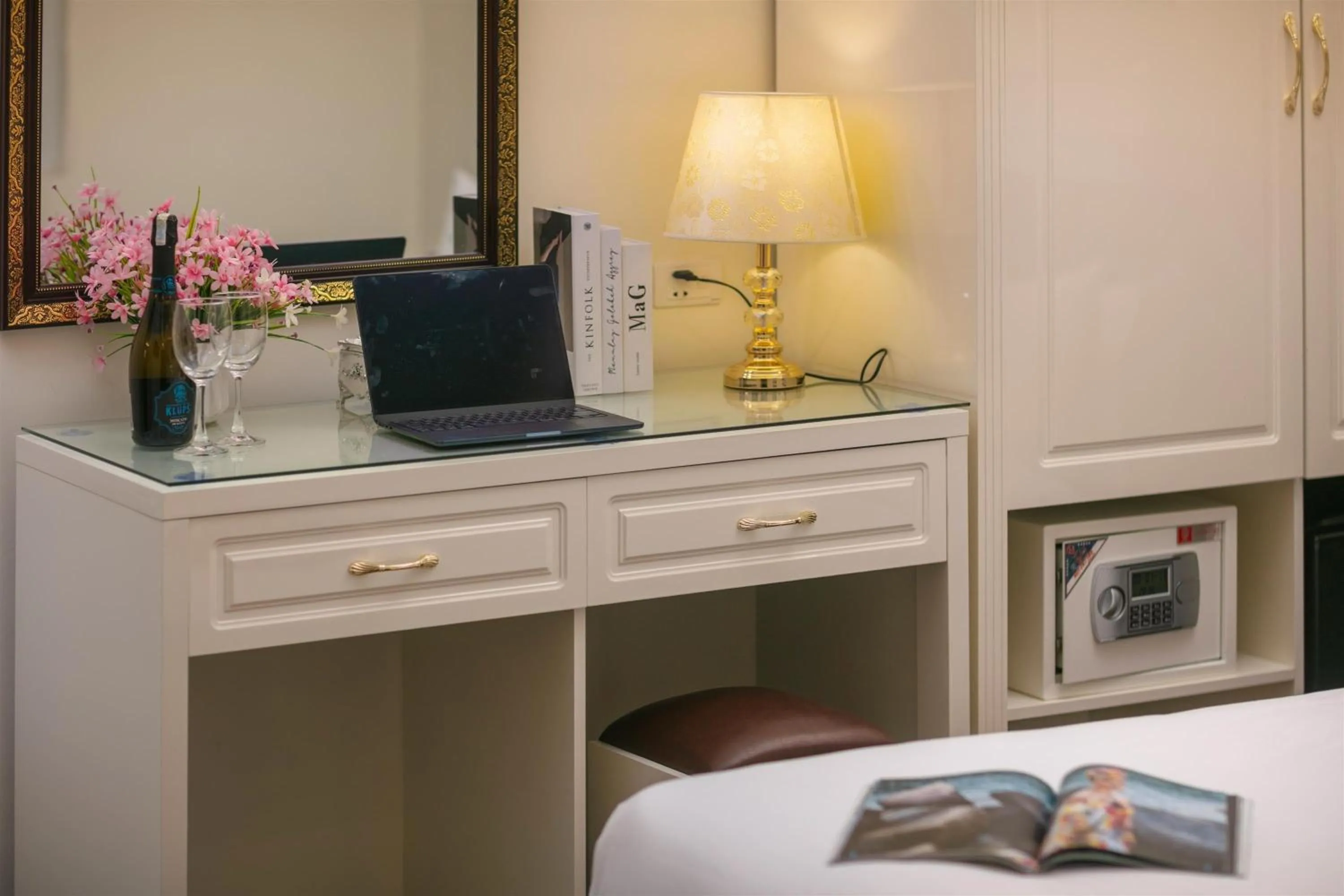 TV and multimedia, Bed in TrangTrang Luxury Hotel