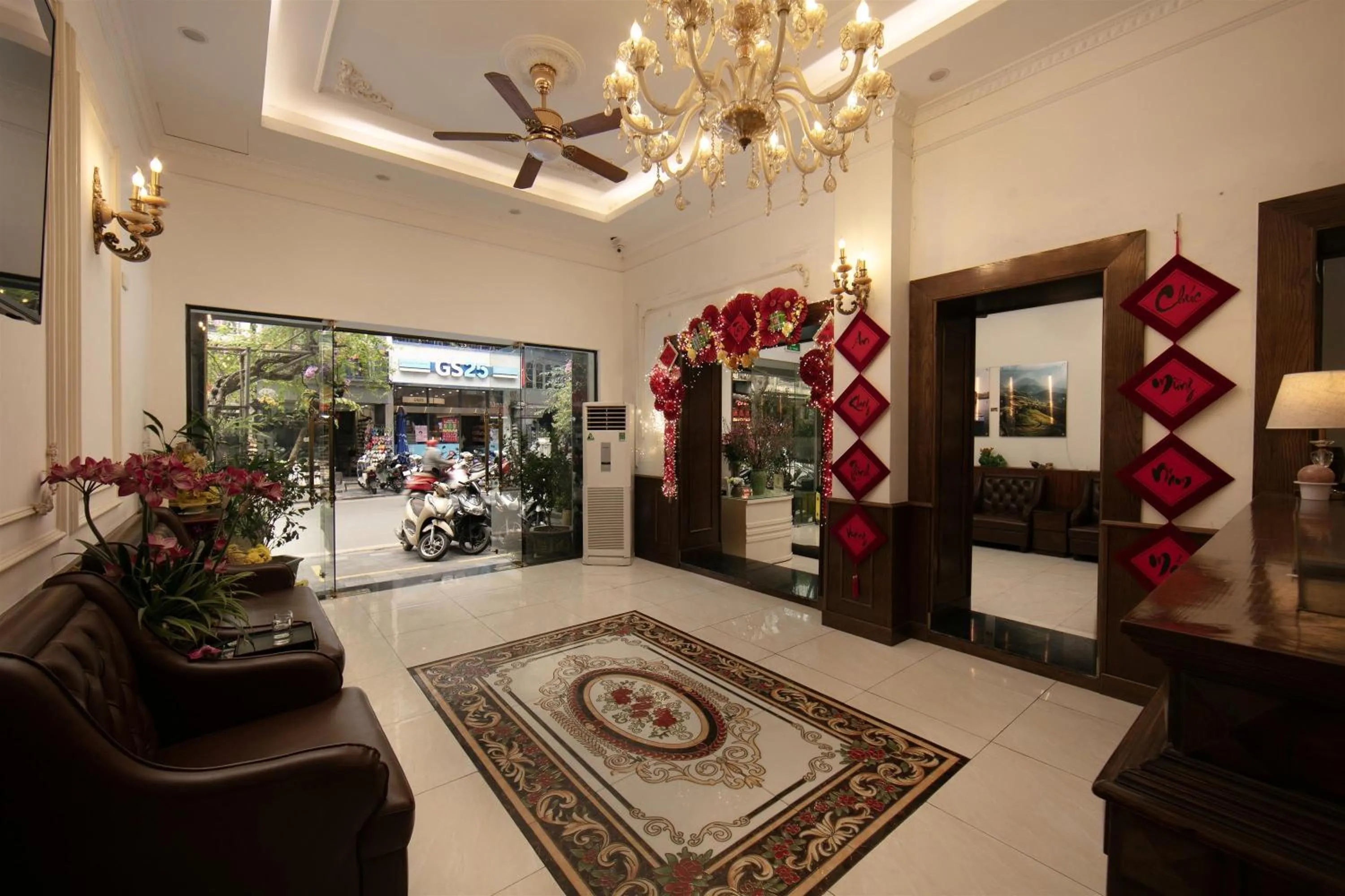 Living room in TrangTrang Luxury Hotel