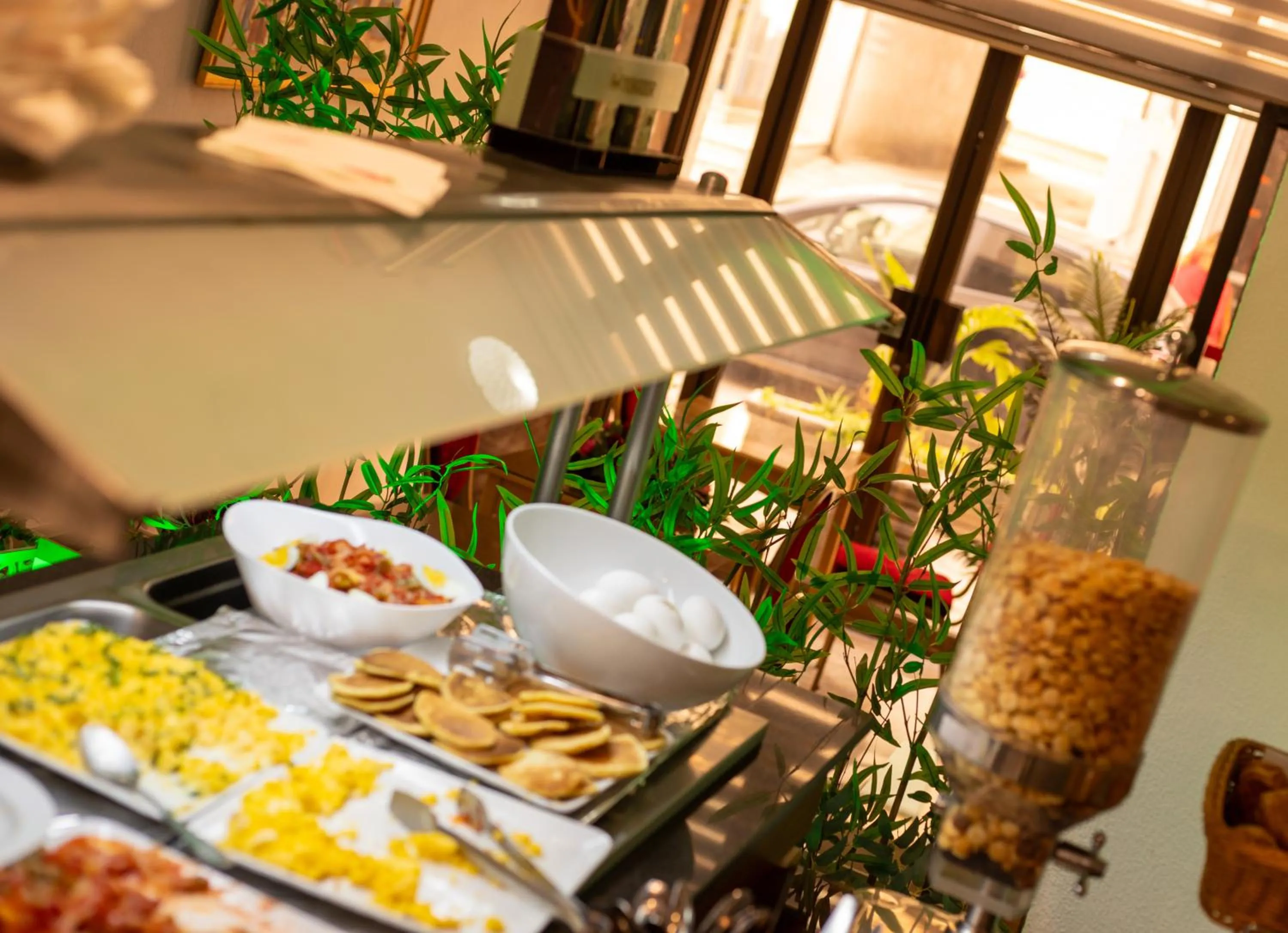 Food and drinks in Le National
