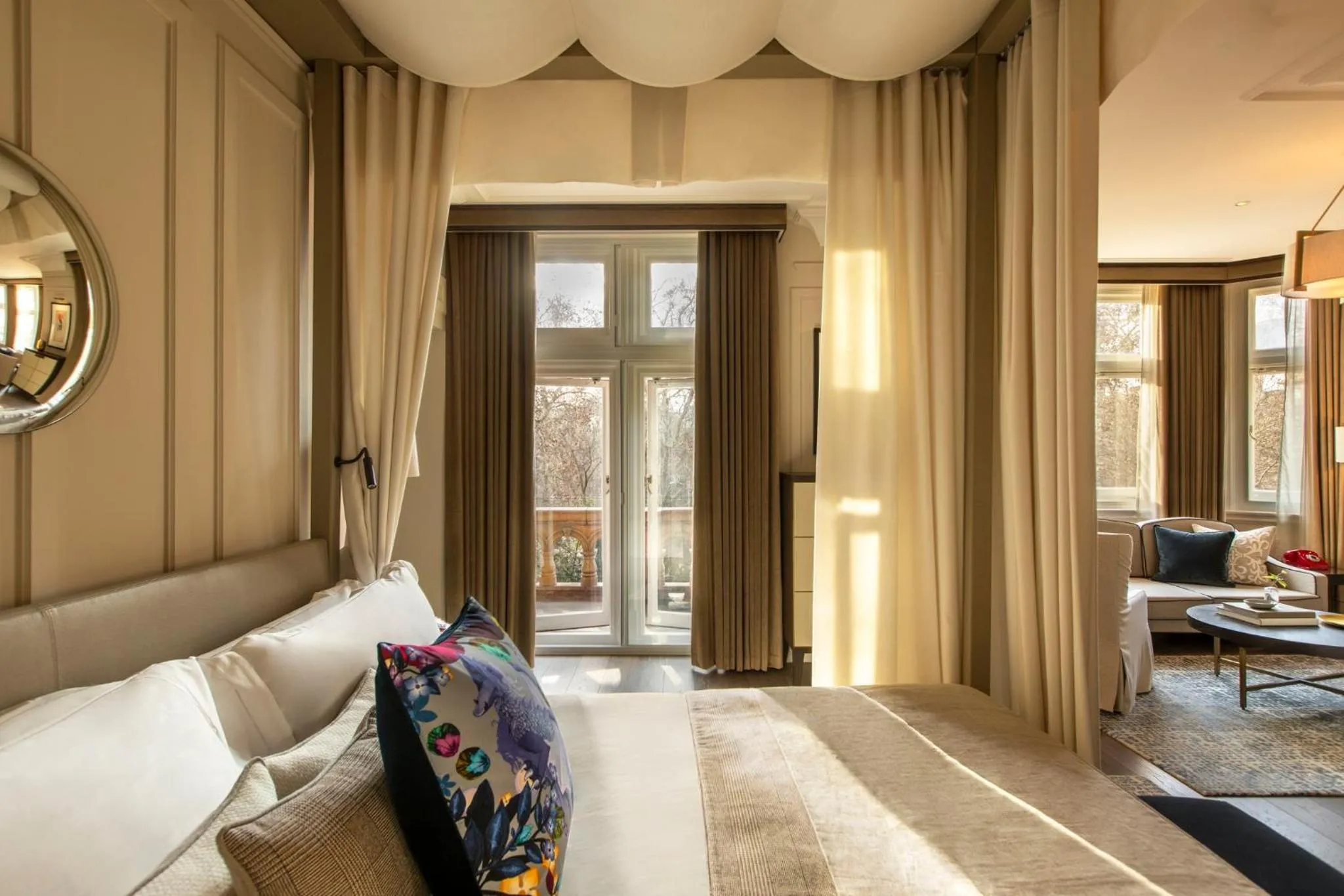 Photo of the whole room in Kimpton Fitzroy London by IHG